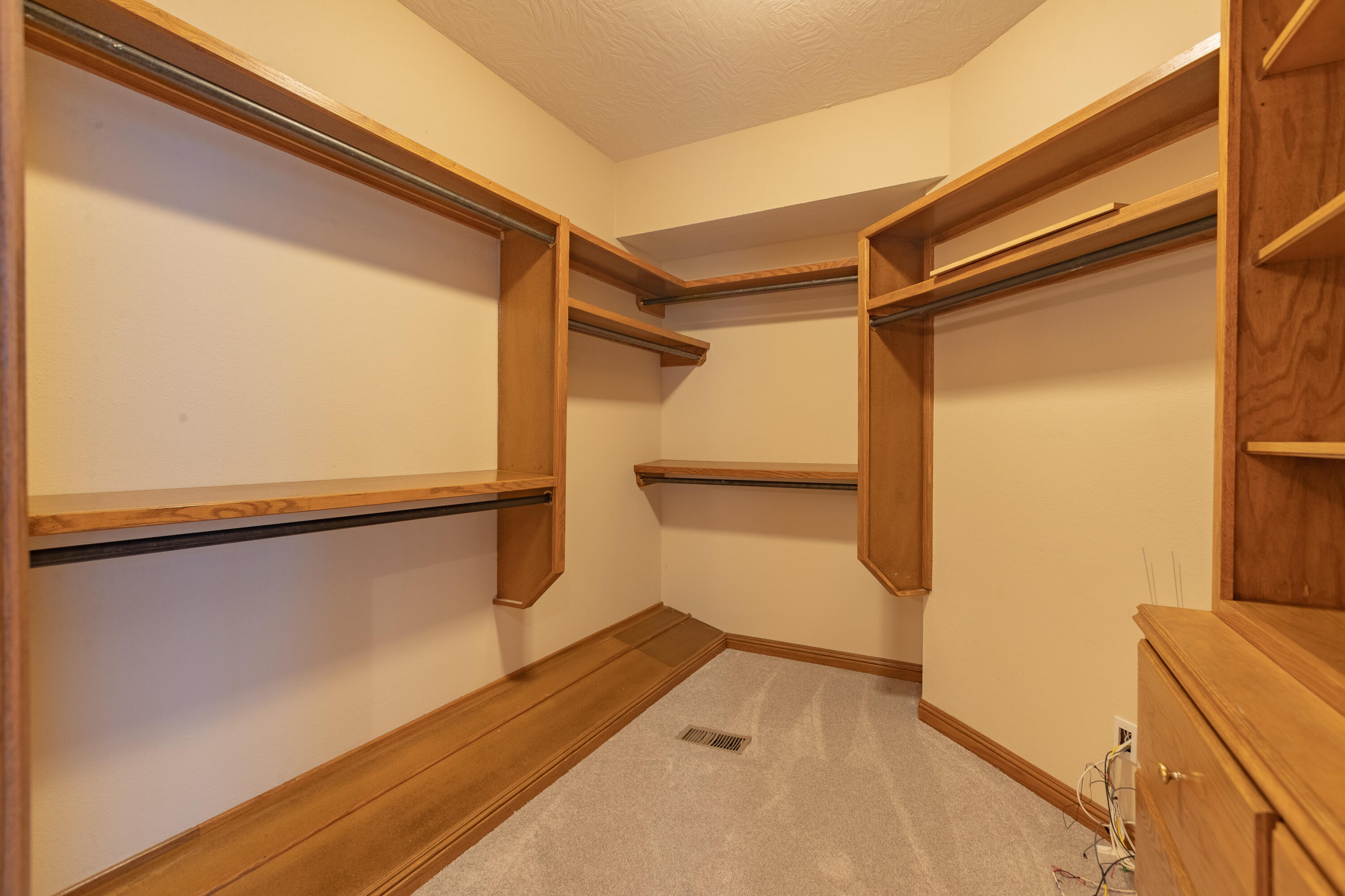 6064 South Natural Falls Drive Property Photo 18
