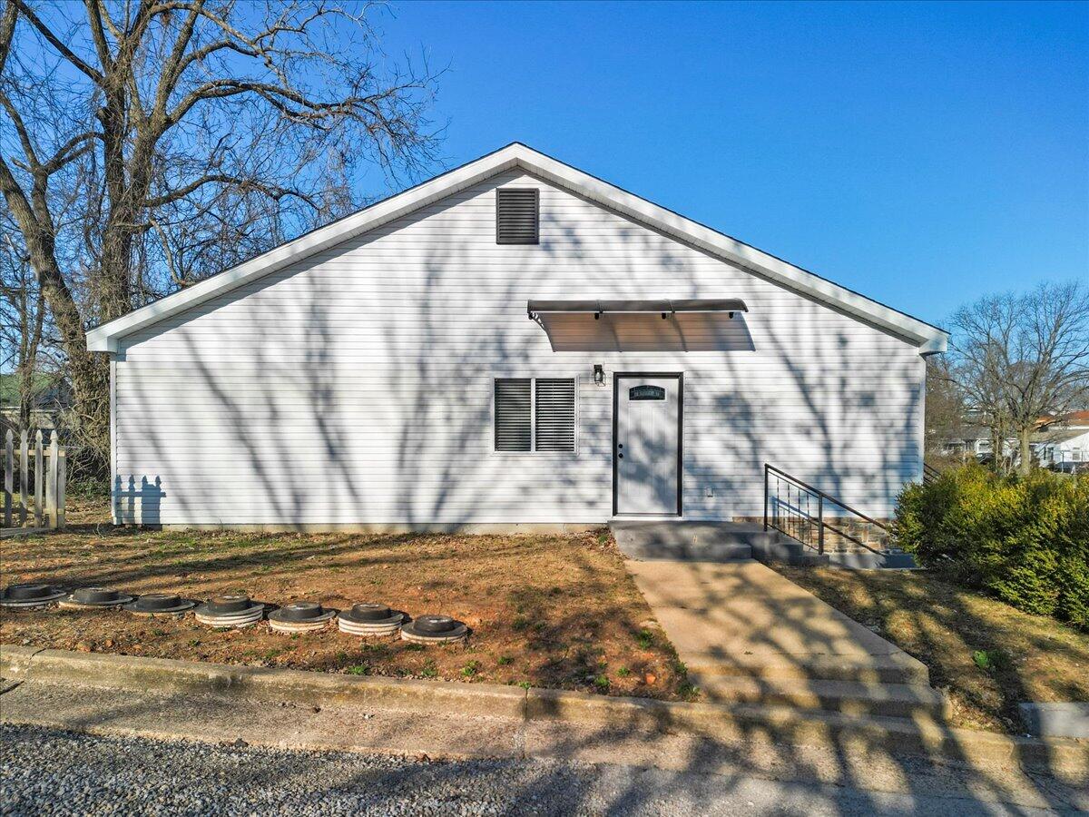 515 Nebraska Avenue Property Photo 2