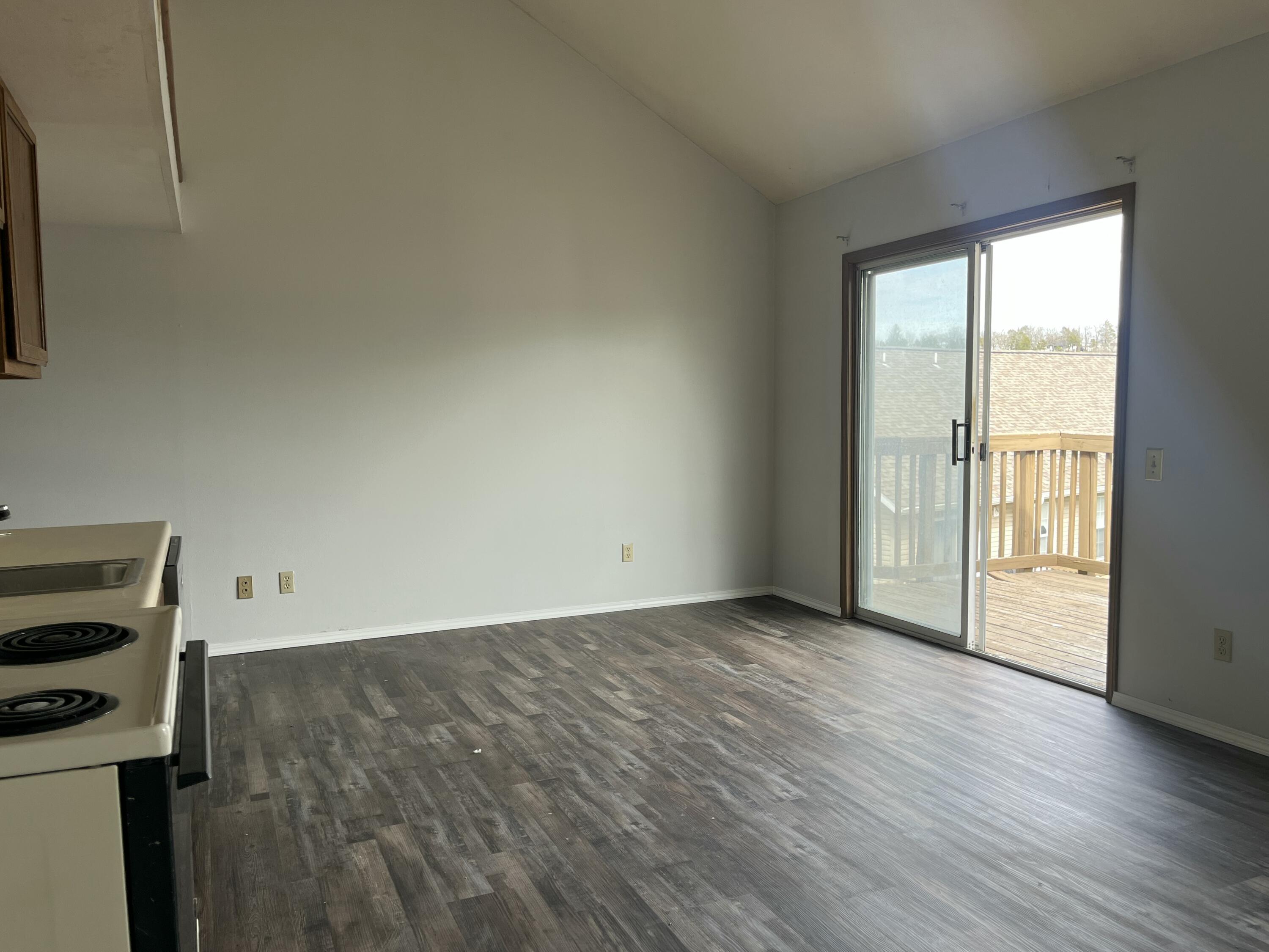 28 Fall Creek Drive Property Photo 8