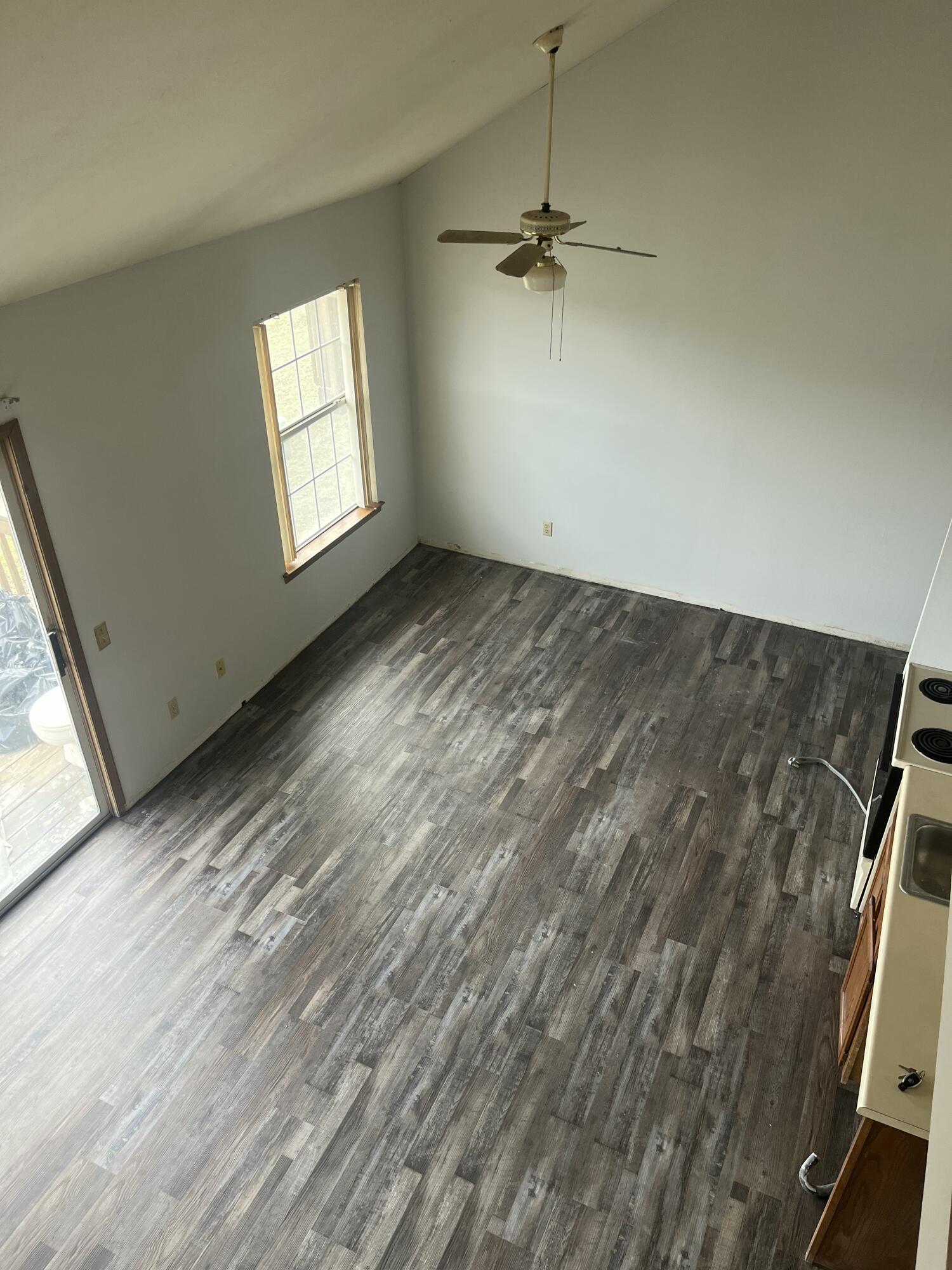 28 Fall Creek Drive Property Photo 17
