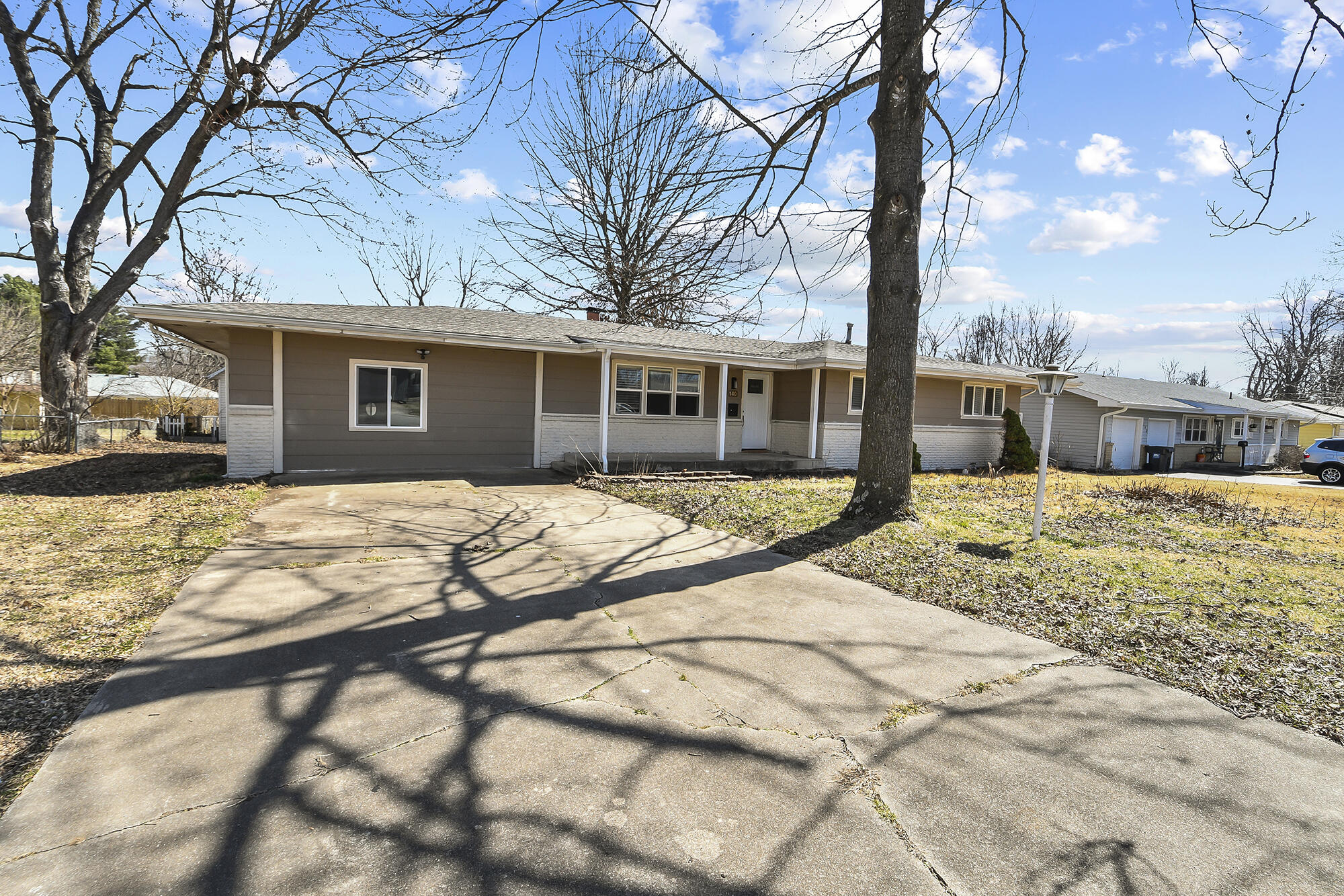 140 South Redbud Avenue Property Photo 3