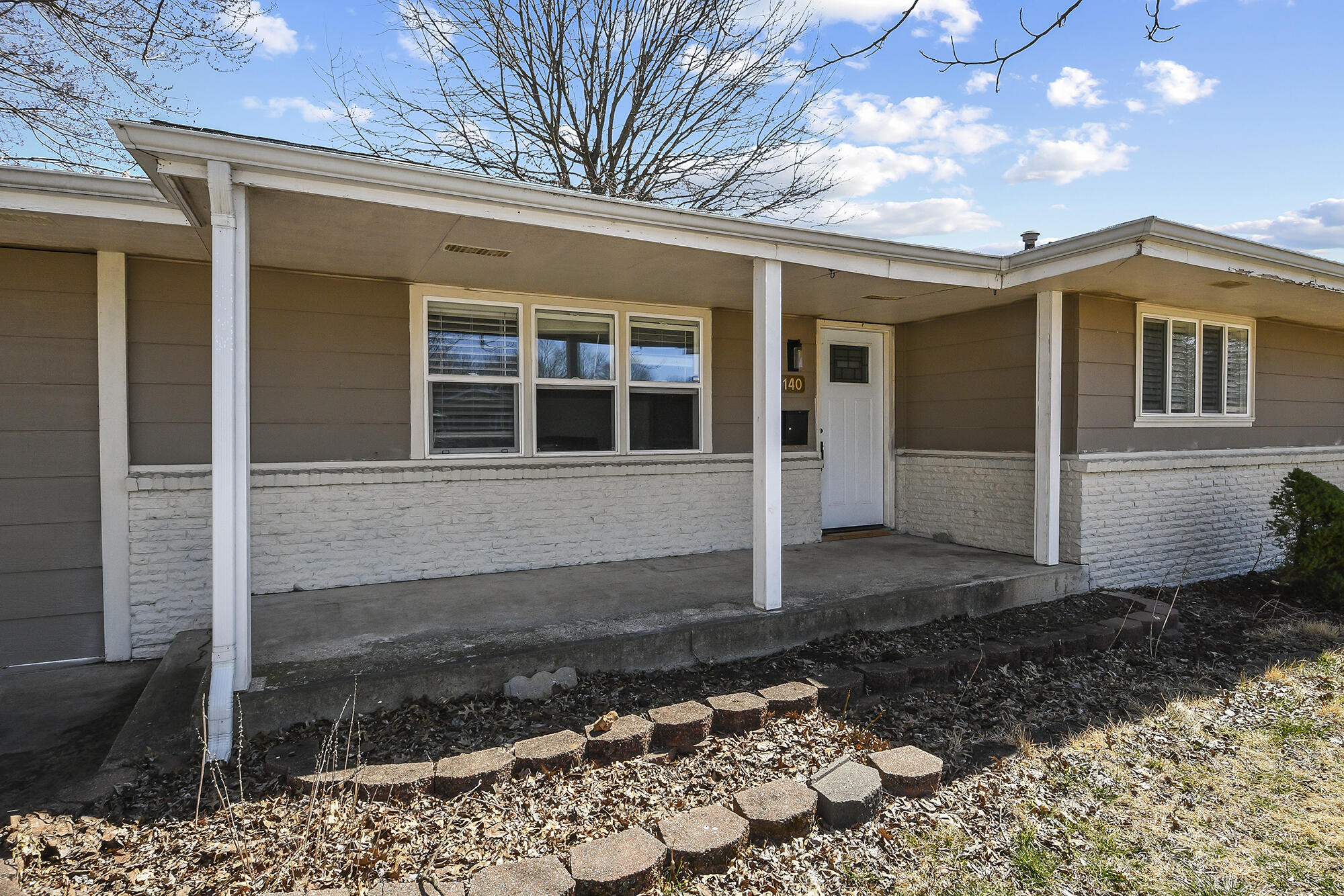 140 South Redbud Avenue Property Photo 5