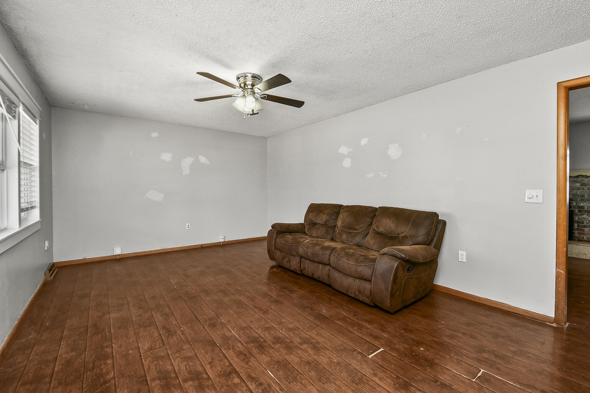 140 South Redbud Avenue Property Photo 8