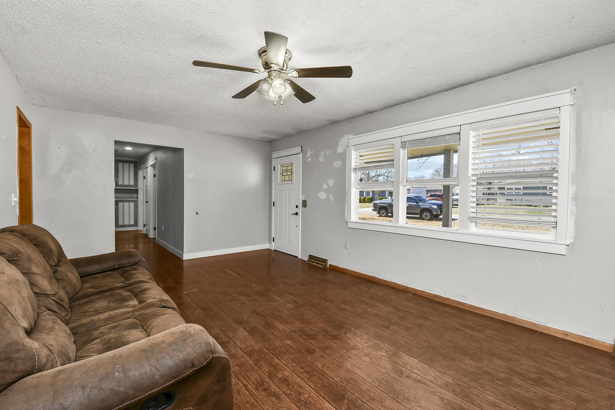 140 South Redbud Avenue Property Photo 10