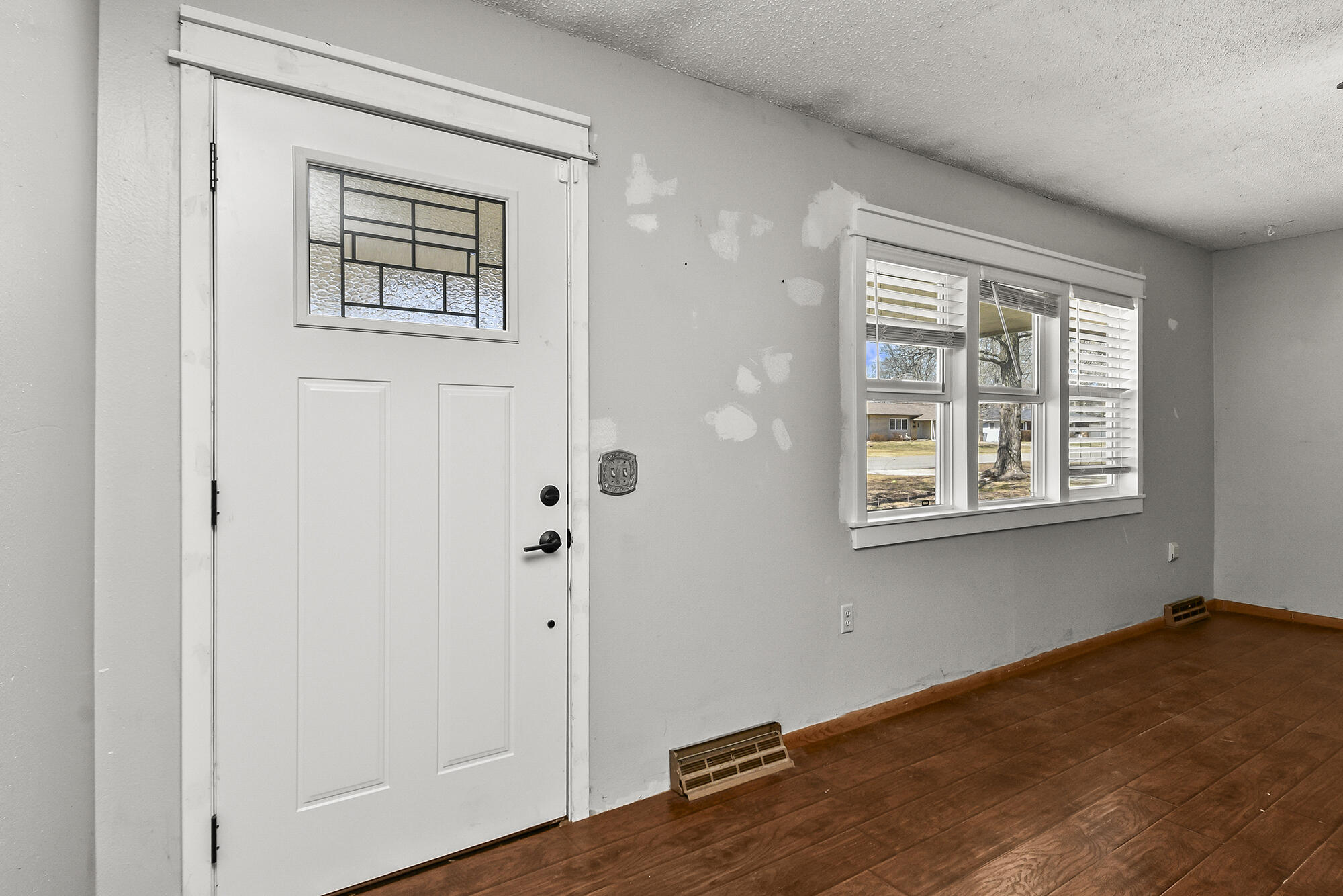 140 South Redbud Avenue Property Photo 11