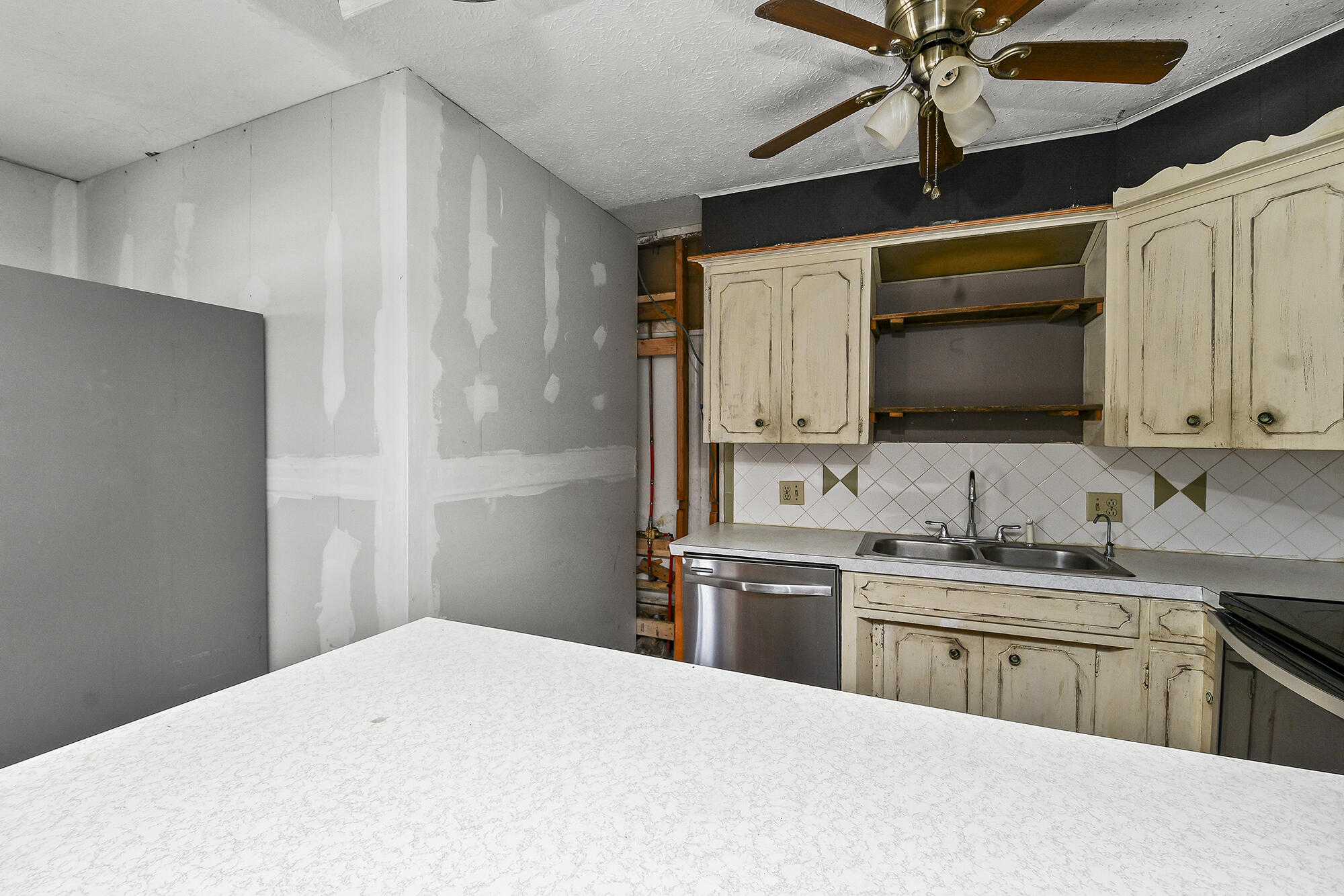 140 South Redbud Avenue Property Photo 15