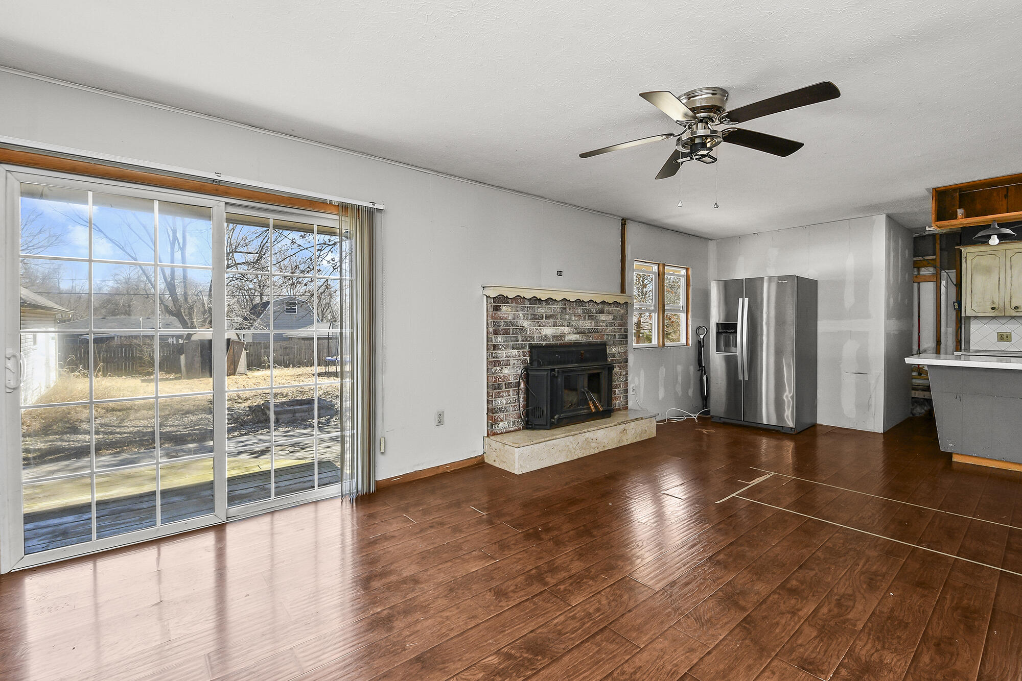 140 South Redbud Avenue Property Photo 18