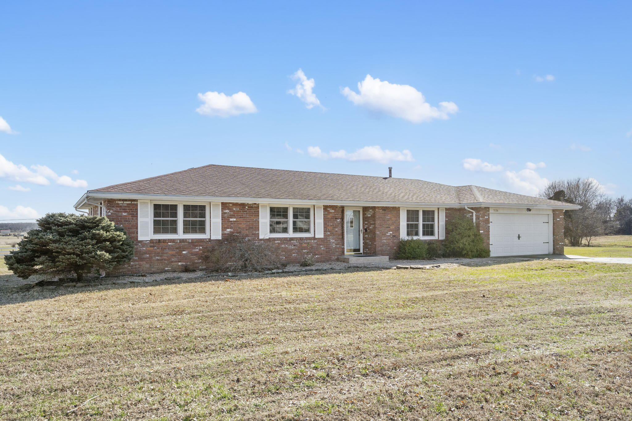 7036 East Farm Road 164 Property Photo 3