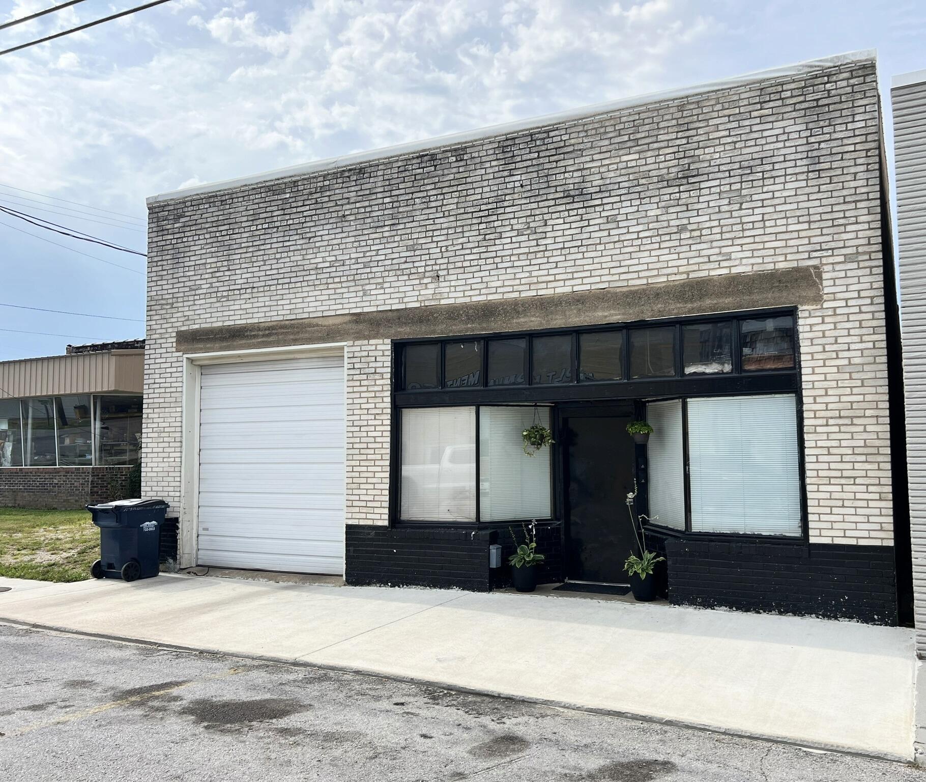 112 East Franklin Street Property Photo