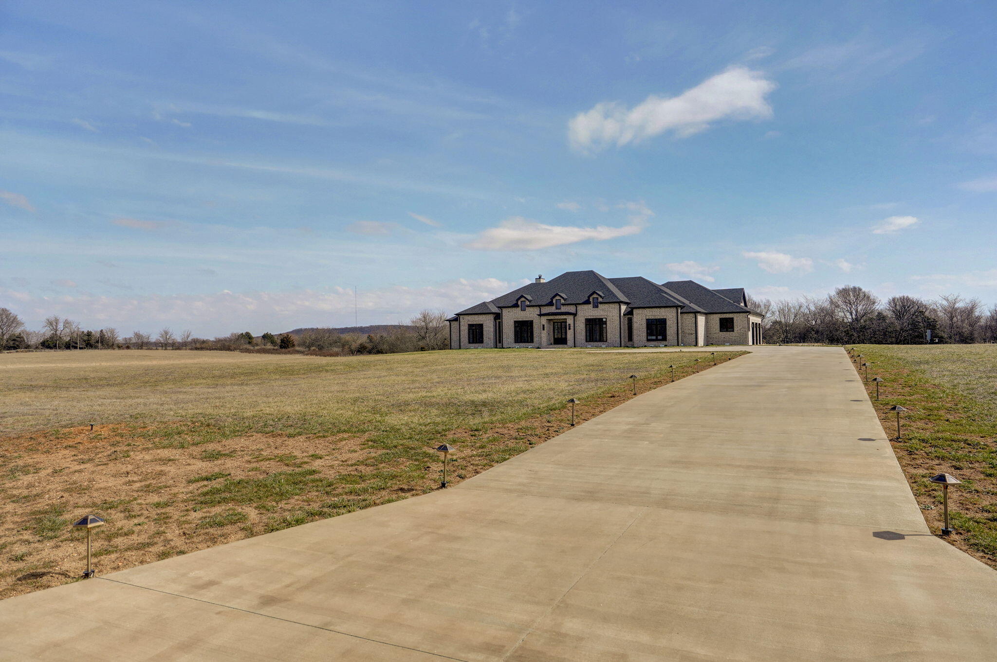 8950 Eagle Prairie Road Property Photo 5