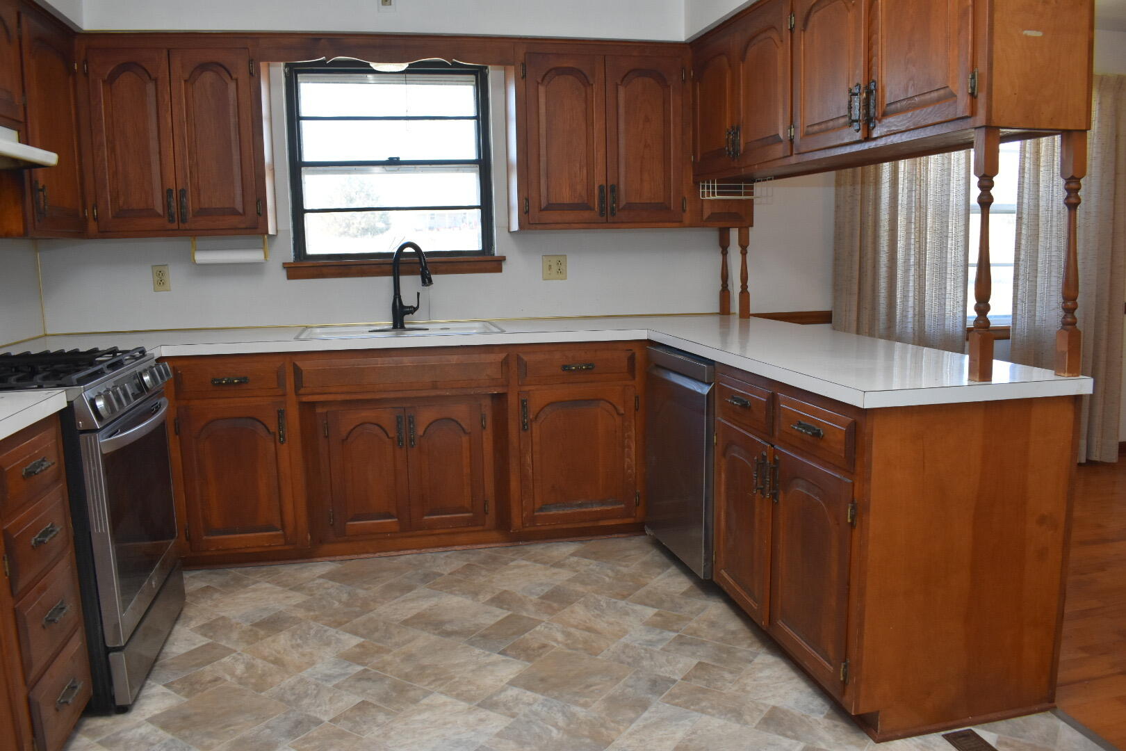6910 North Farm Road 105 Property Photo 4