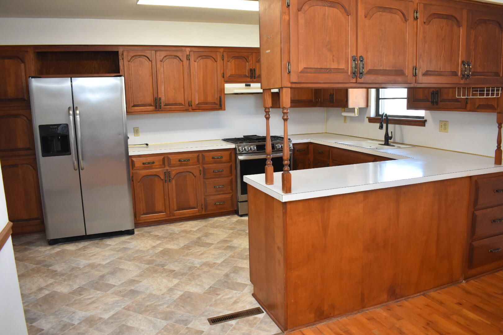 6910 North Farm Road 105 Property Photo 5