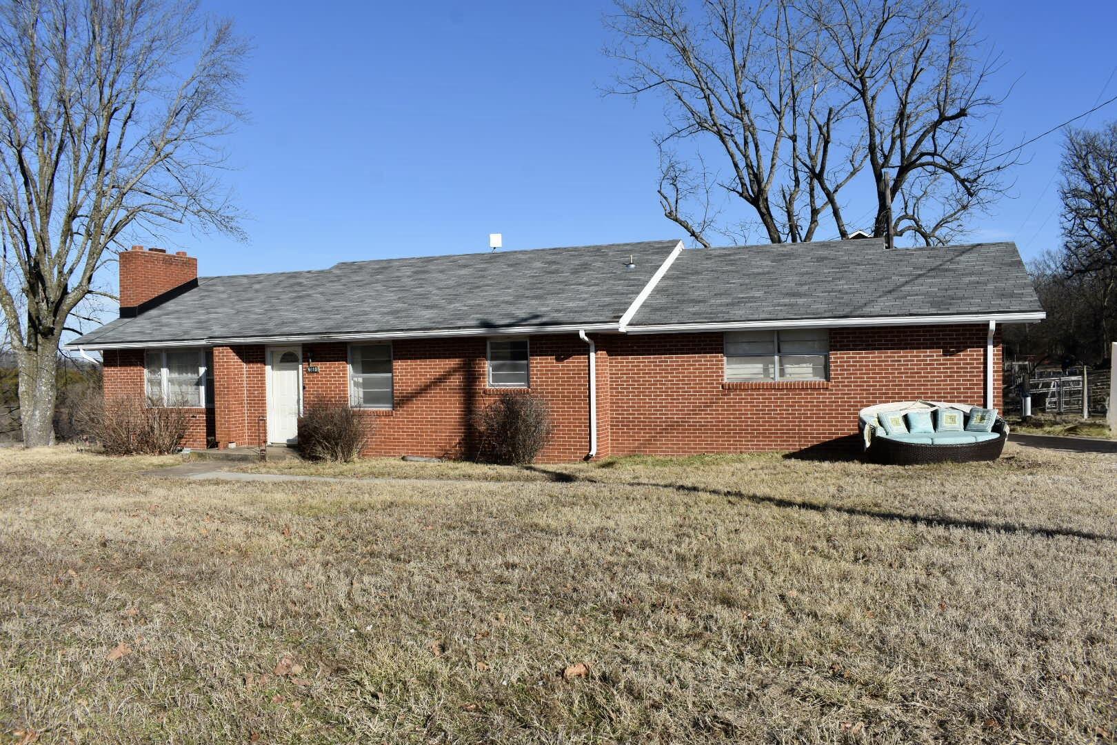 6910 North Farm Road 105 Property Photo 17