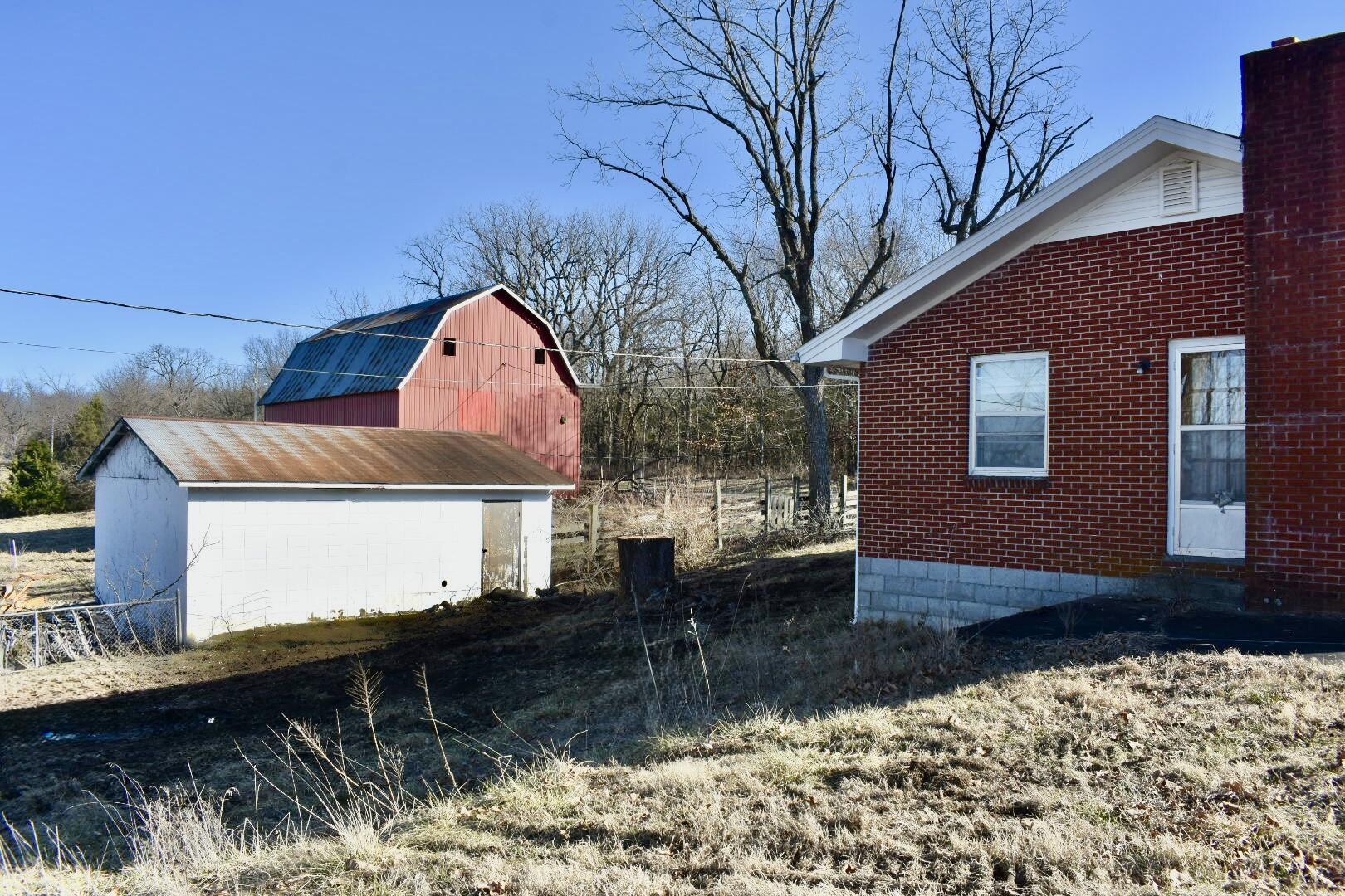 6910 North Farm Road 105 Property Photo 20