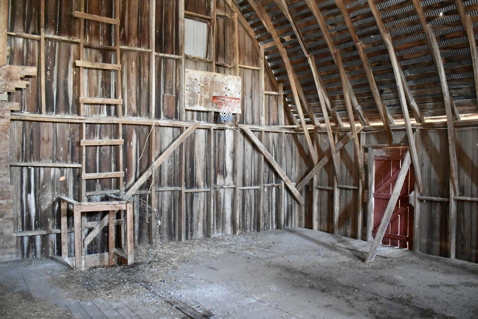 6910 North Farm Road 105 Property Photo 29