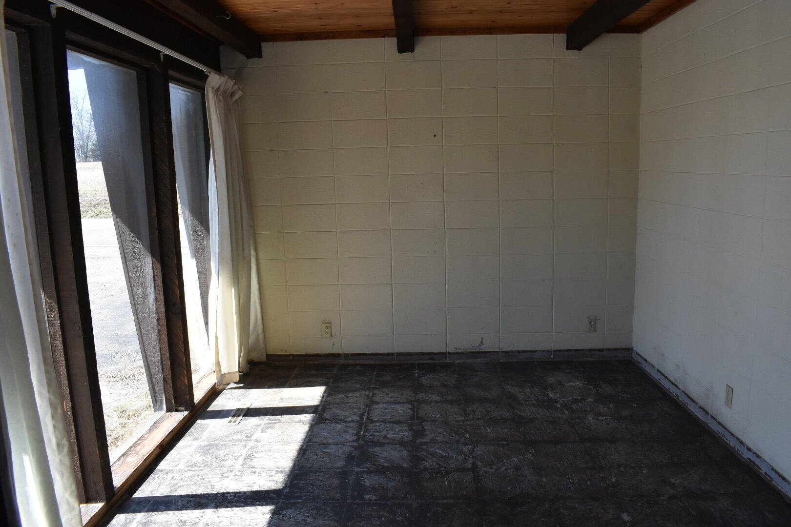 6910 North Farm Road 105 Property Photo 52