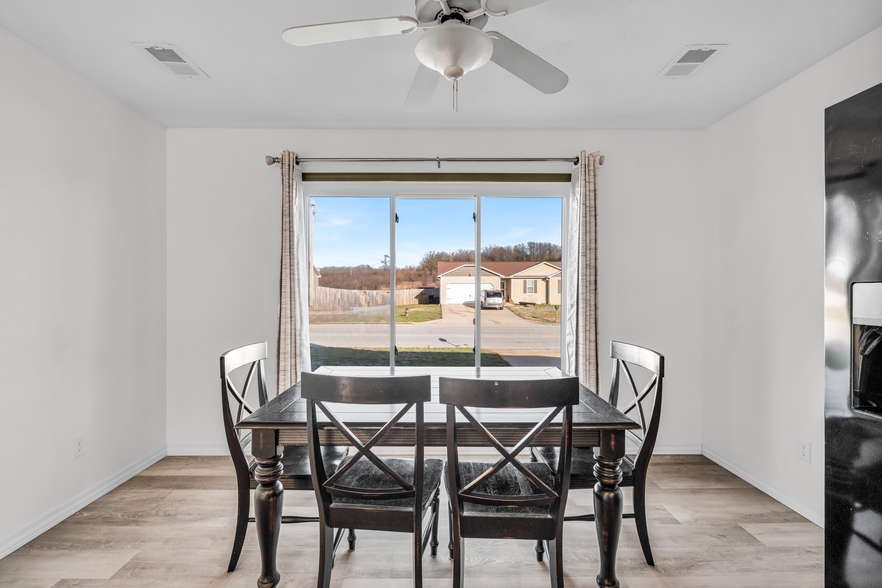 1605 Luna Drive Property Photo 5