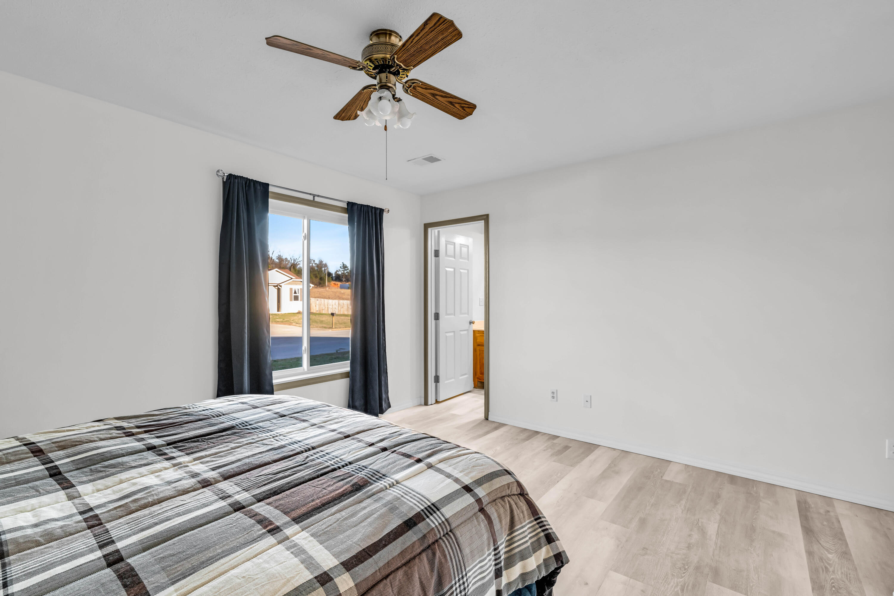 1605 Luna Drive Property Photo 9