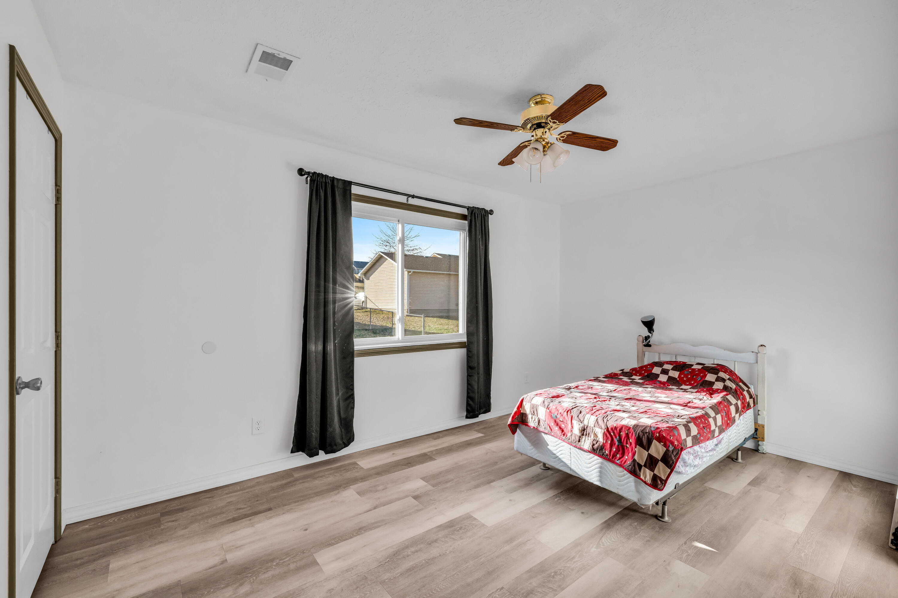 1605 Luna Drive Property Photo 11