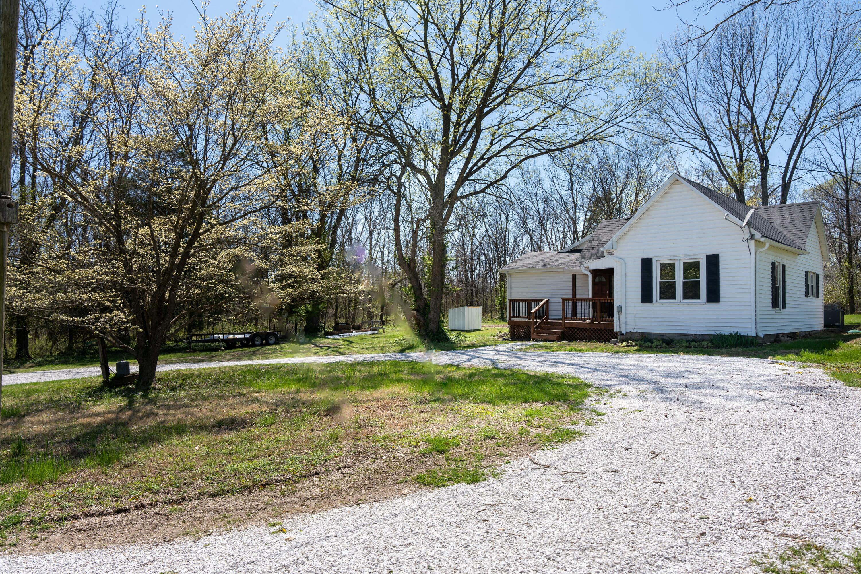 7611 North State Highway 125 Property Photo 2