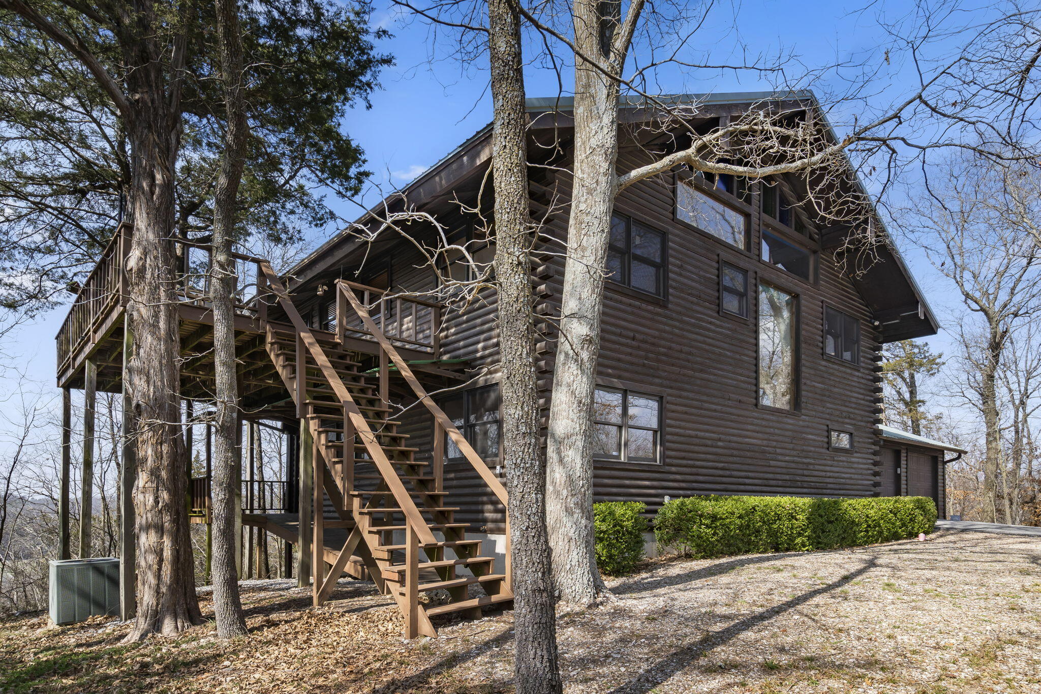 539 Thompson Lane Property Photo 4