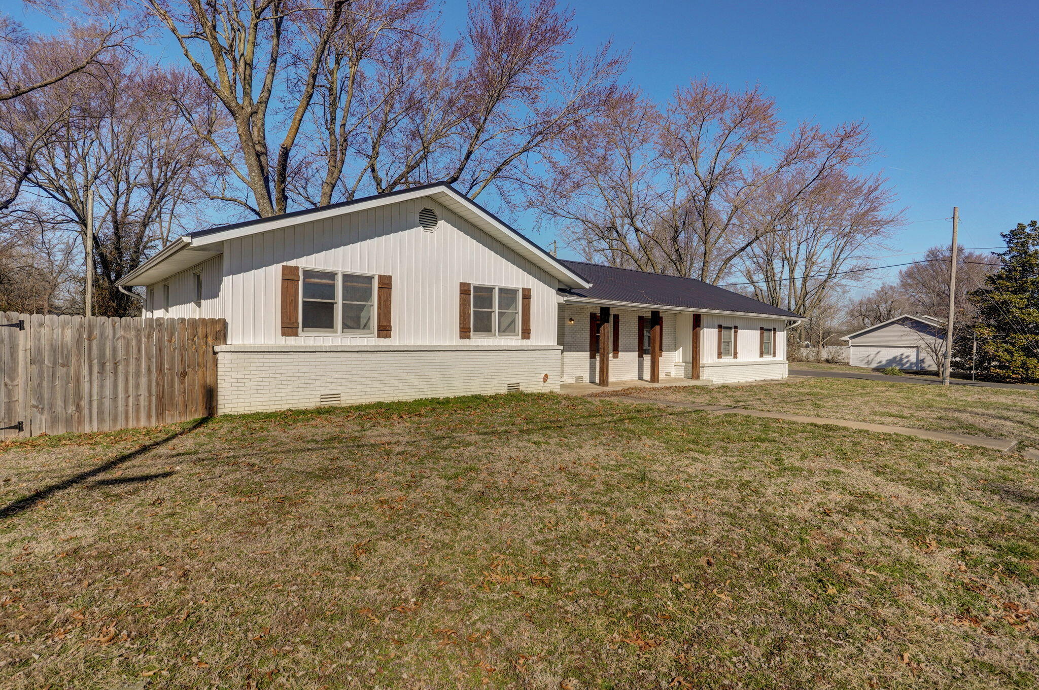 1025 North Market Avenue Property Photo 4
