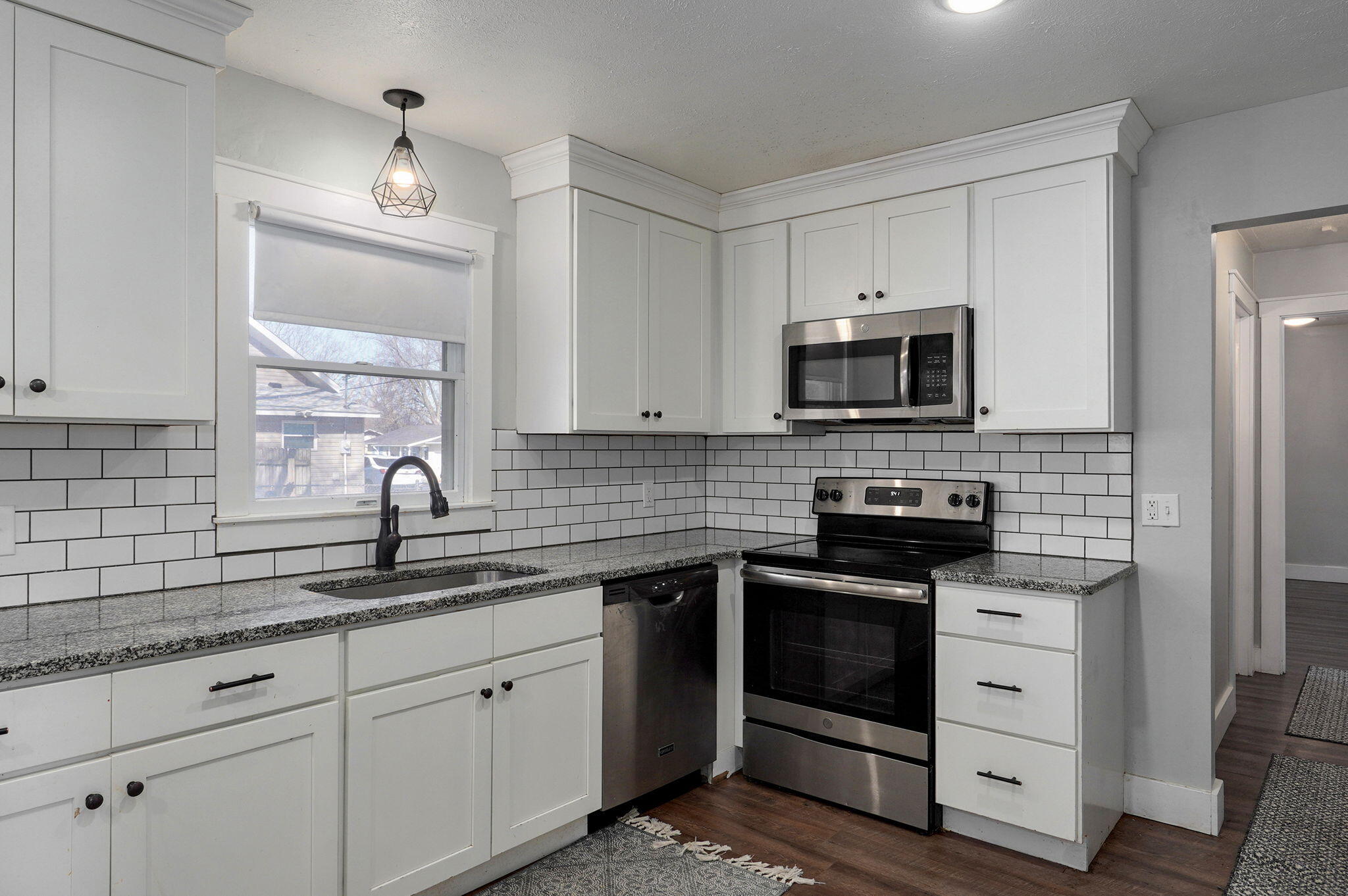 1025 North Market Avenue Property Photo 14