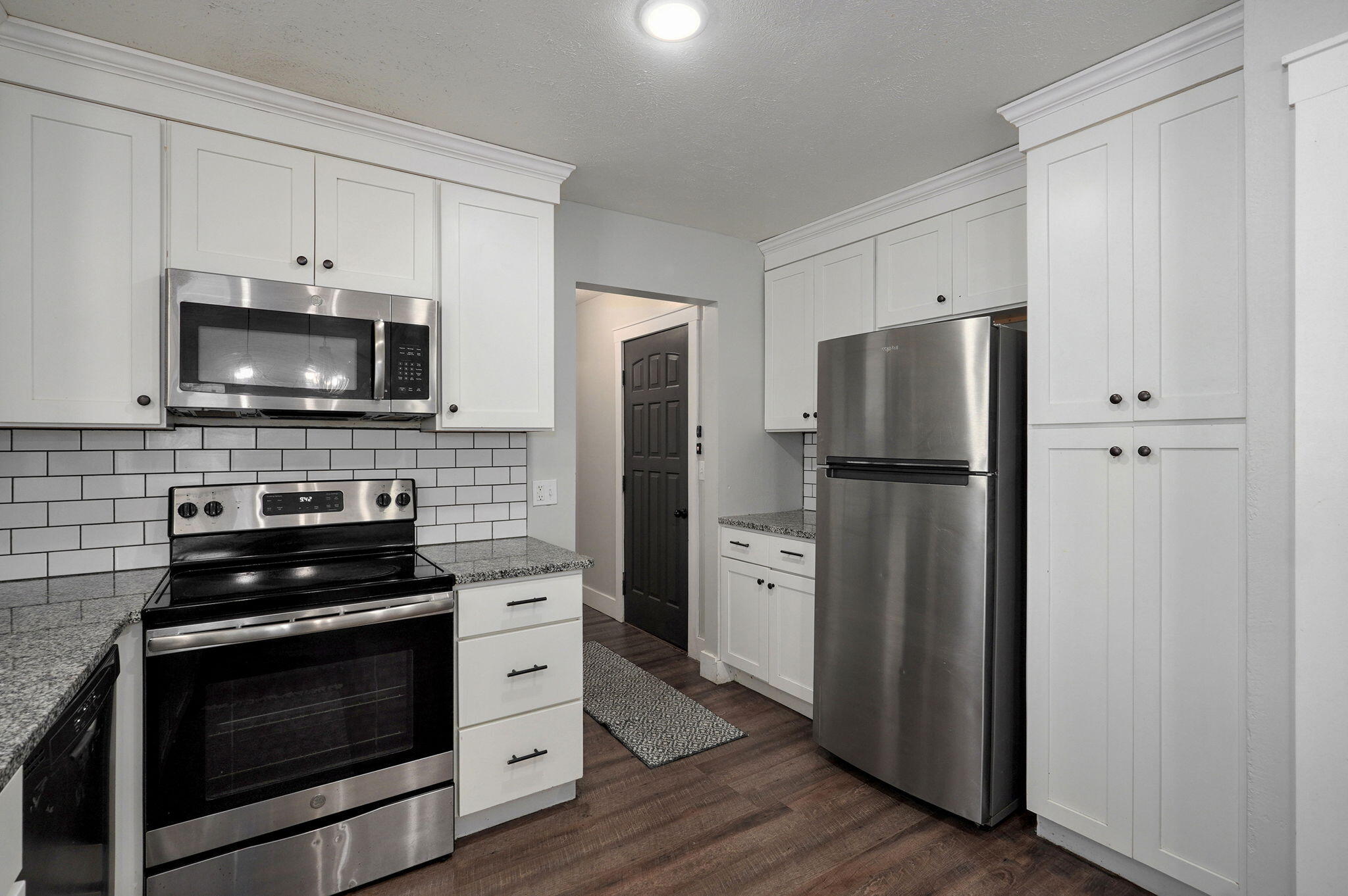 1025 North Market Avenue Property Photo 15