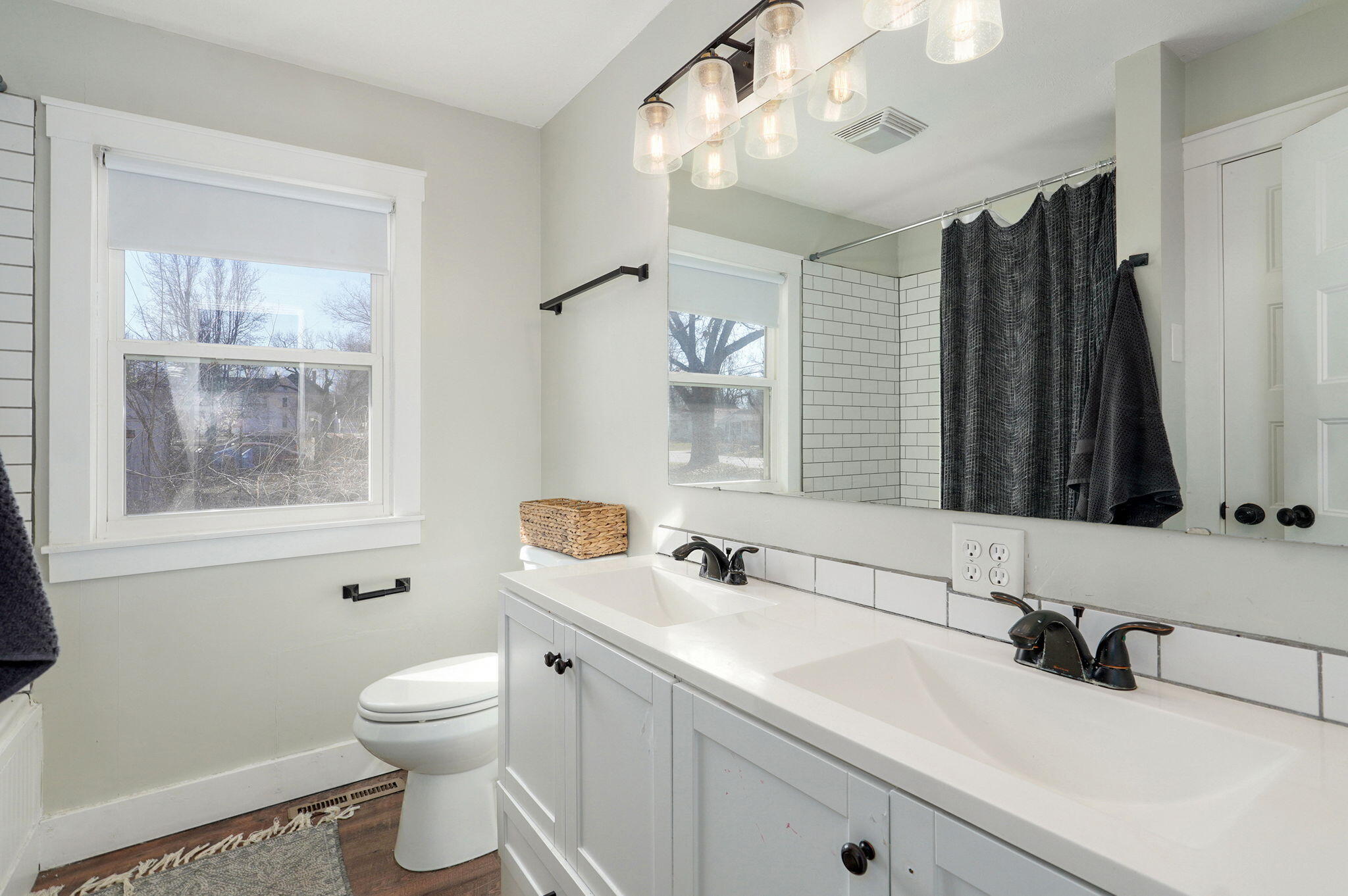 1025 North Market Avenue Property Photo 19