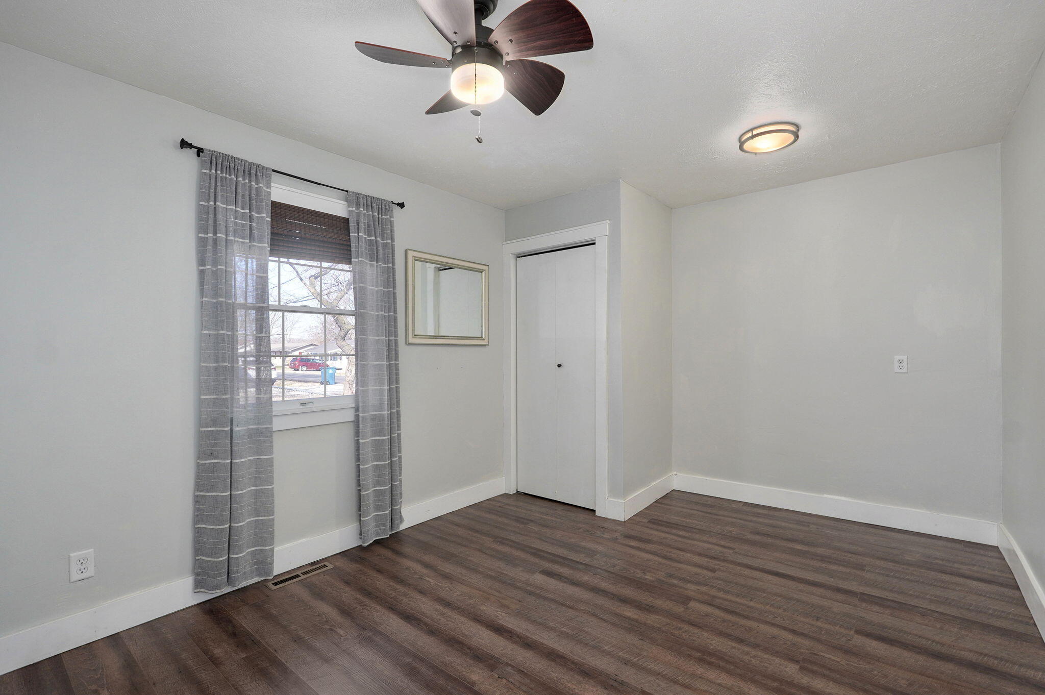 1025 North Market Avenue Property Photo 28