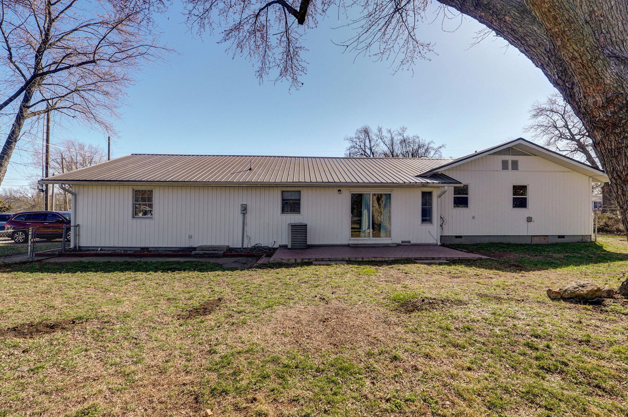 1025 North Market Avenue Property Photo 32