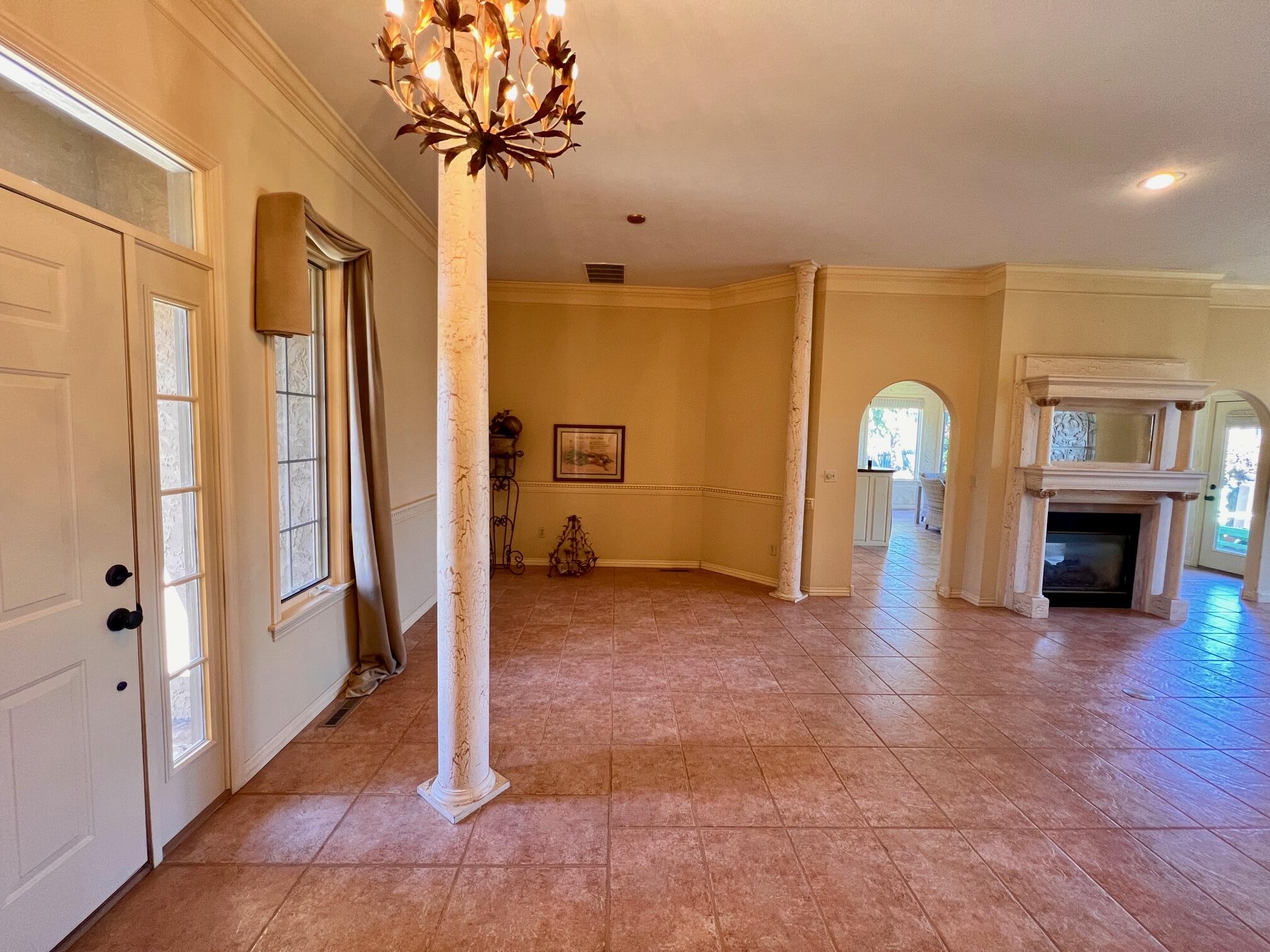 966 South Carriage Avenue Property Photo 3
