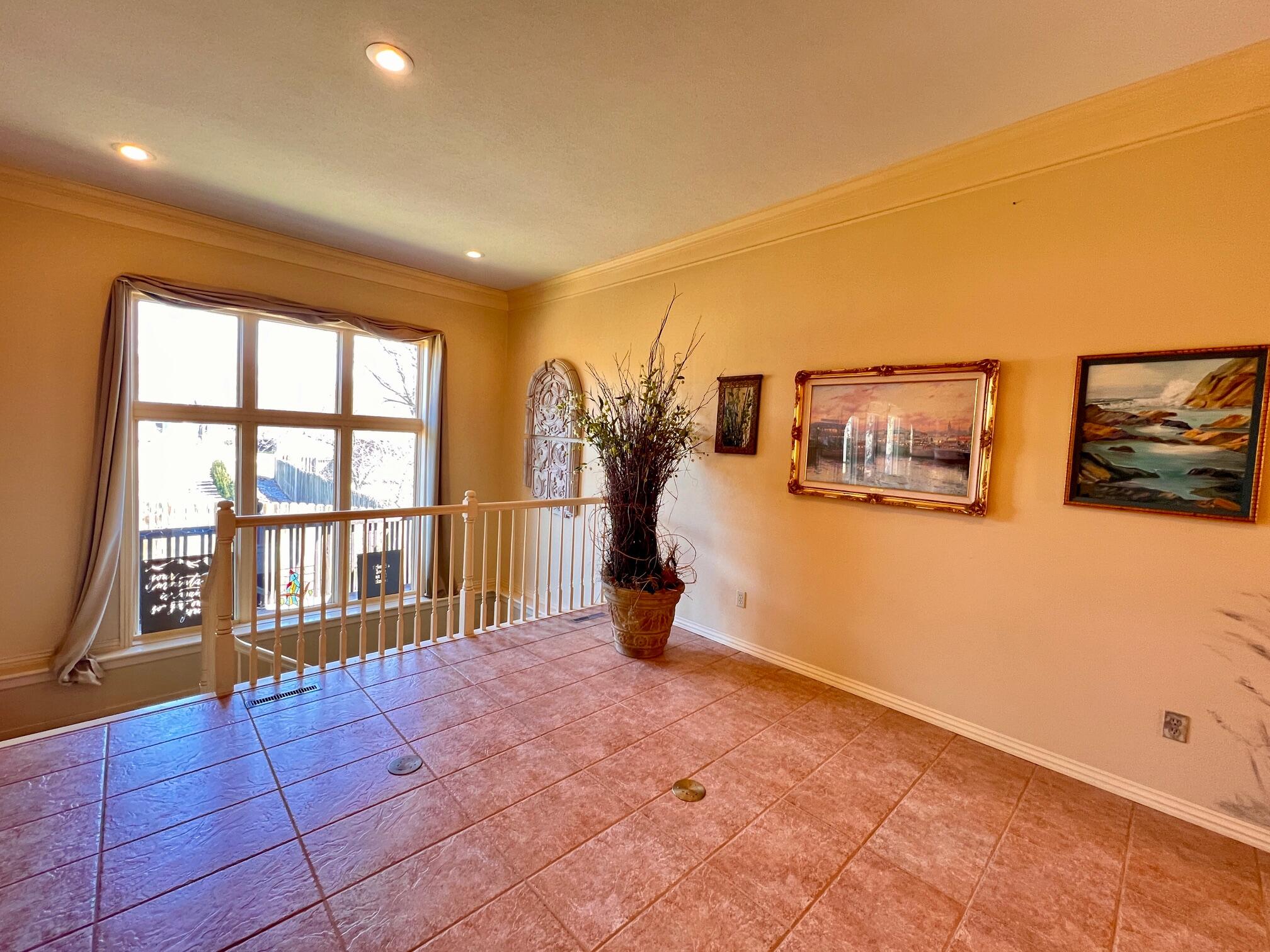 966 South Carriage Avenue Property Photo 4