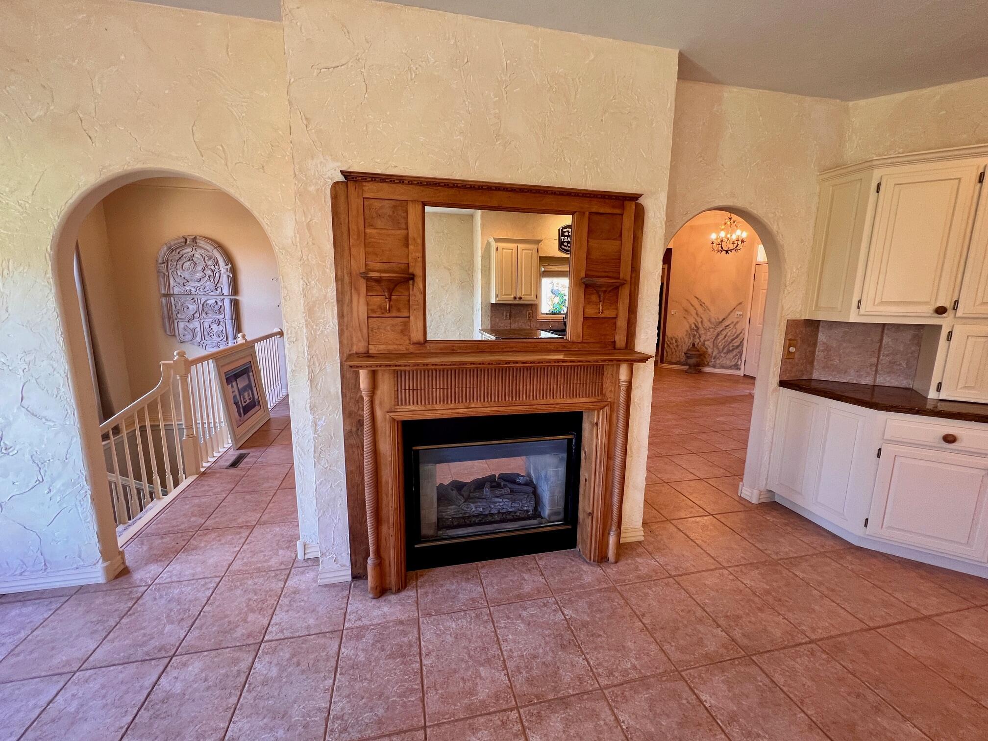 966 South Carriage Avenue Property Photo 7