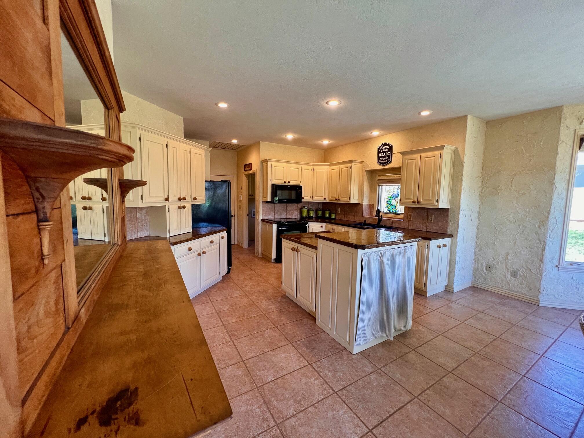 966 South Carriage Avenue Property Photo 16