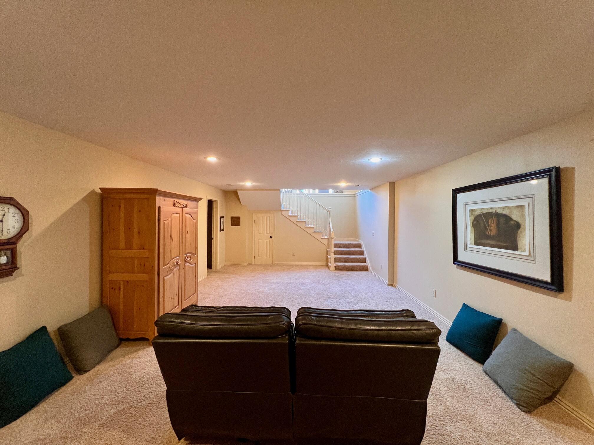 966 South Carriage Avenue Property Photo 24