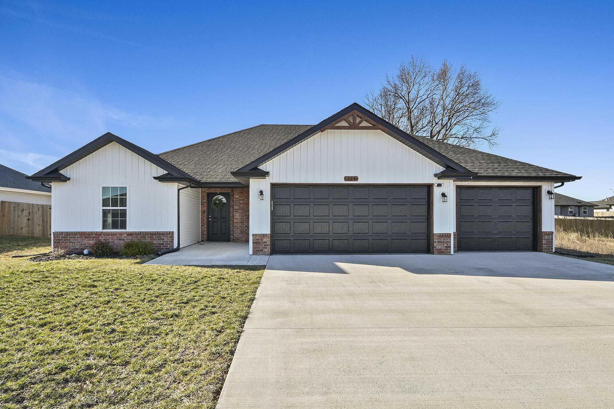 264 West Rabbit Run Street Property Photo