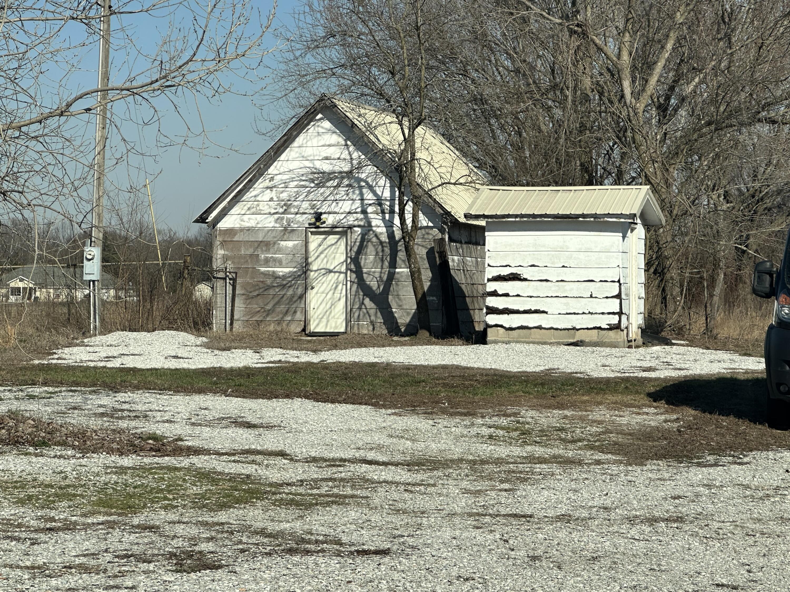 000 Owl Road Property Photo 4