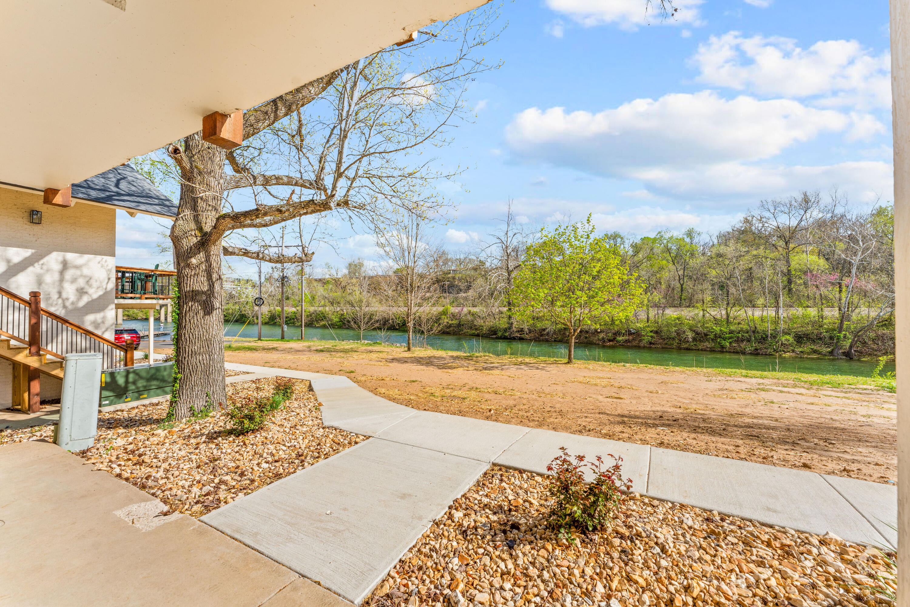 403 Veterans Boulevard Property Photo 16