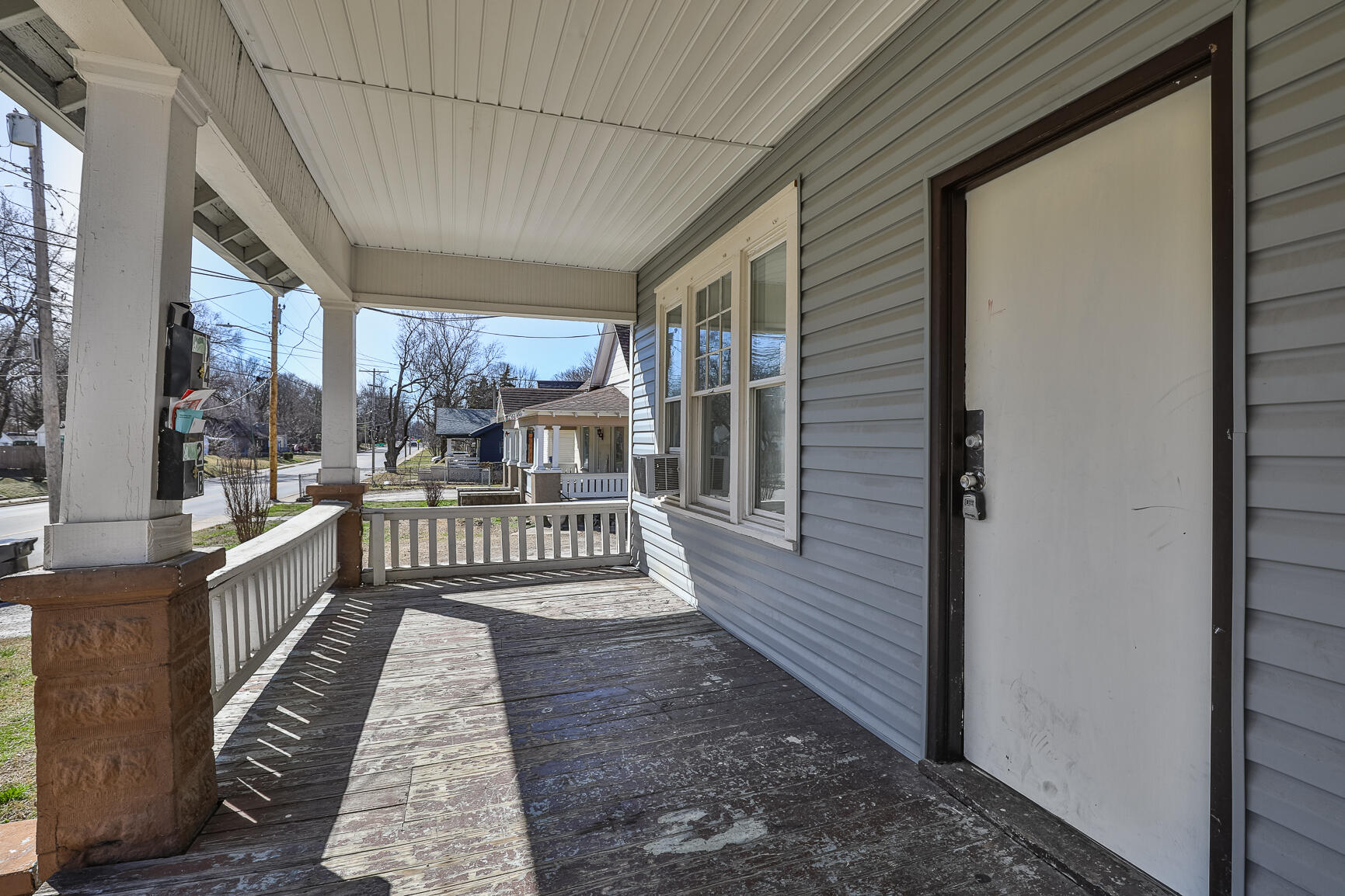 1465 North Grant Avenue Property Photo 3
