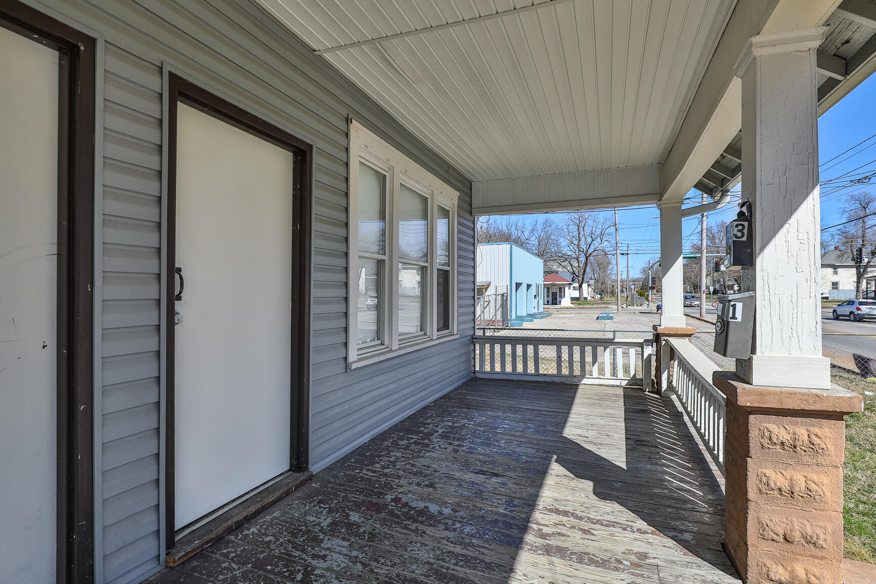 1465 North Grant Avenue Property Photo 4