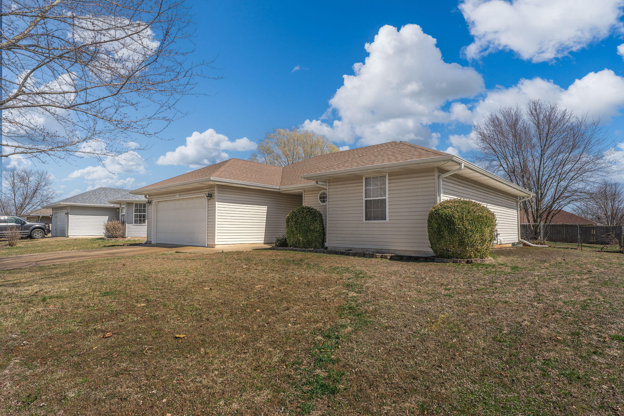 1674 South Eastland Avenue Property Photo