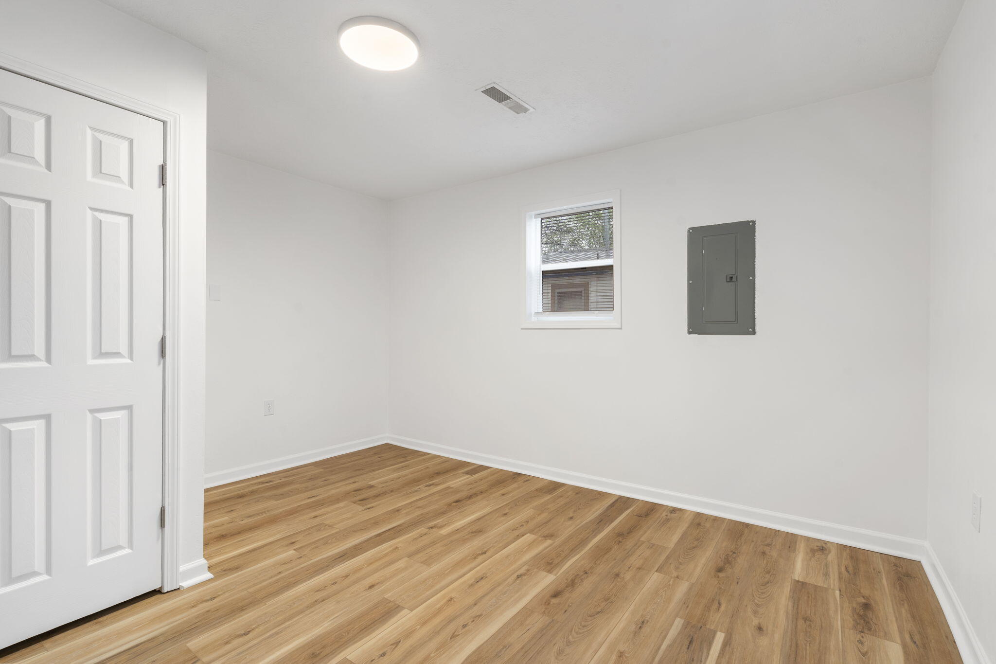 1953 West Thoman Street Property Photo 15