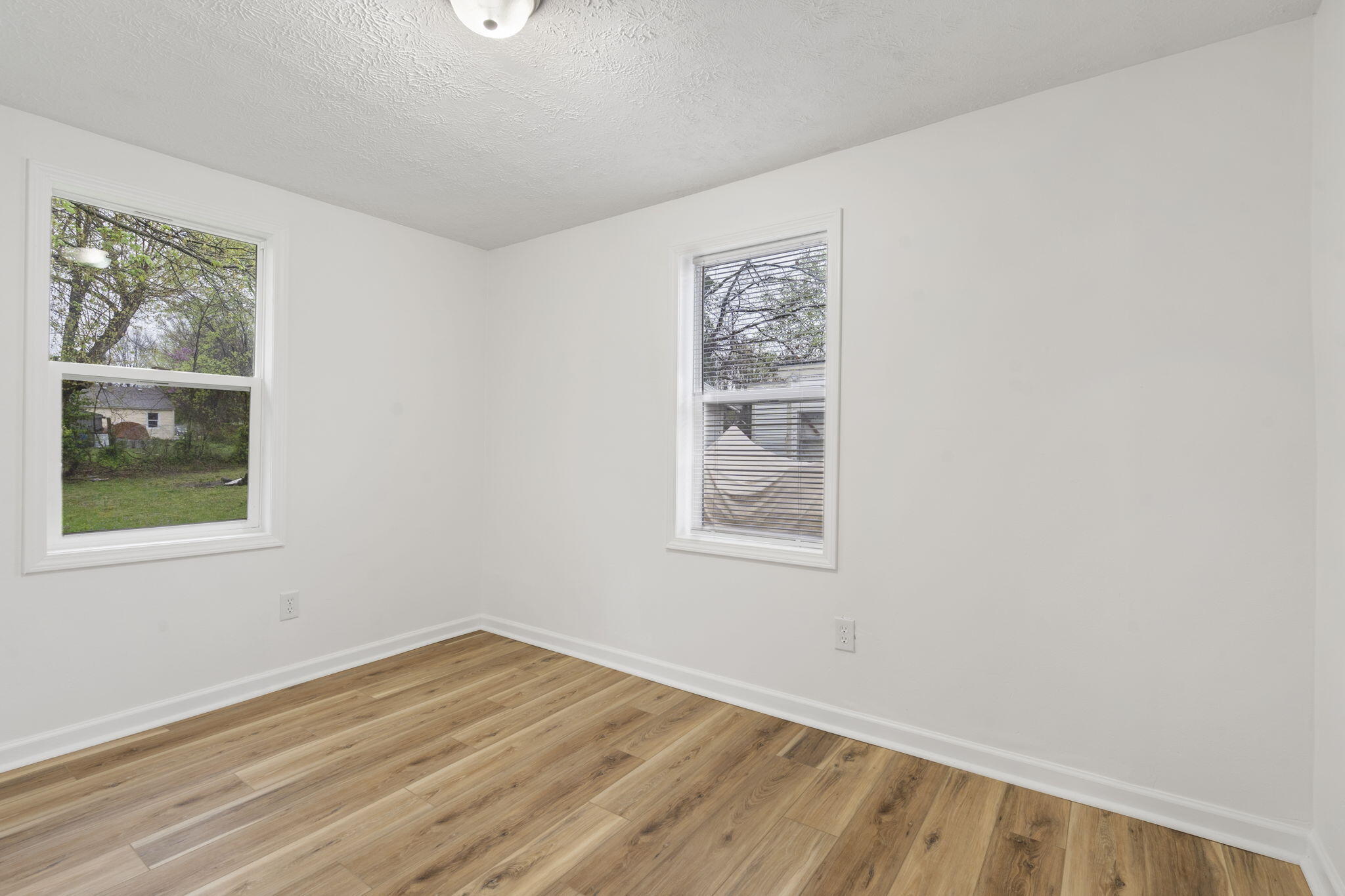 1953 West Thoman Street Property Photo 18