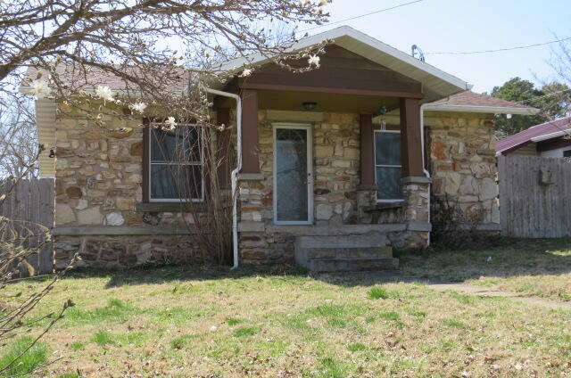425 West Commercial Street Property Photo