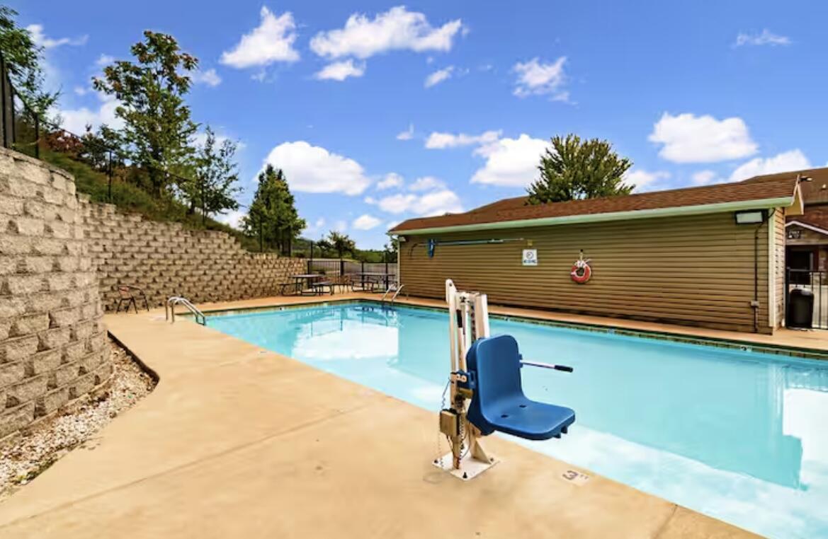 2905 Vineyards Parkway Property Photo 40