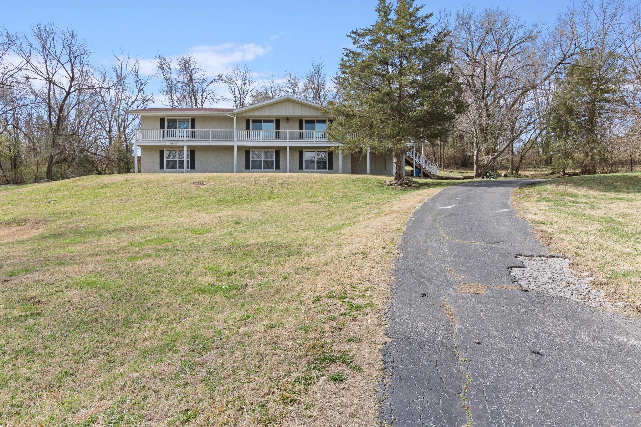 164 Spring Street Property Photo 3