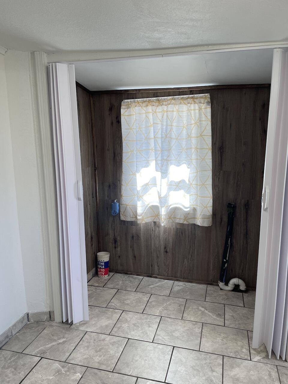435 East 2nd Street Property Photo 25