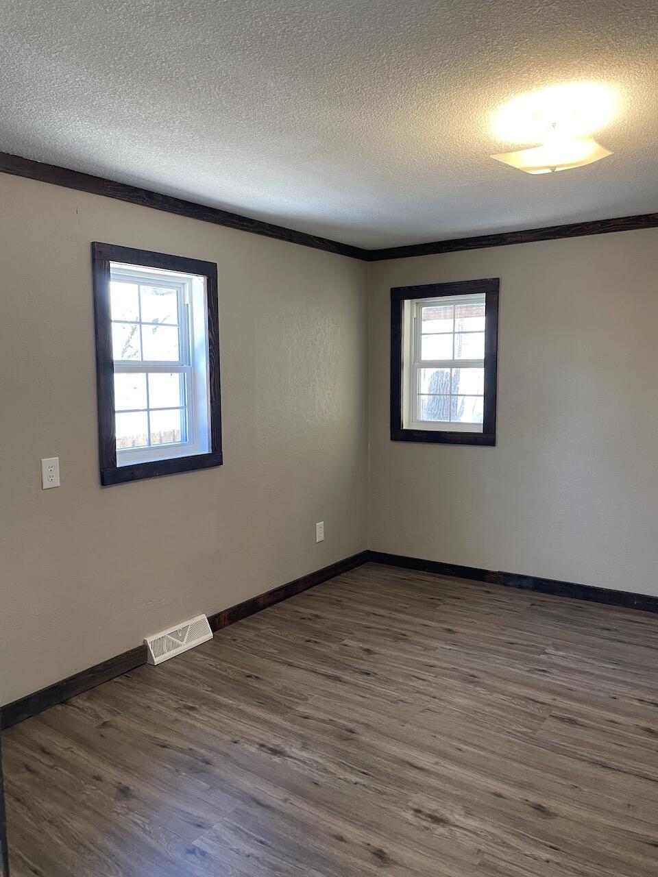 435 East 2nd Street Property Photo 29