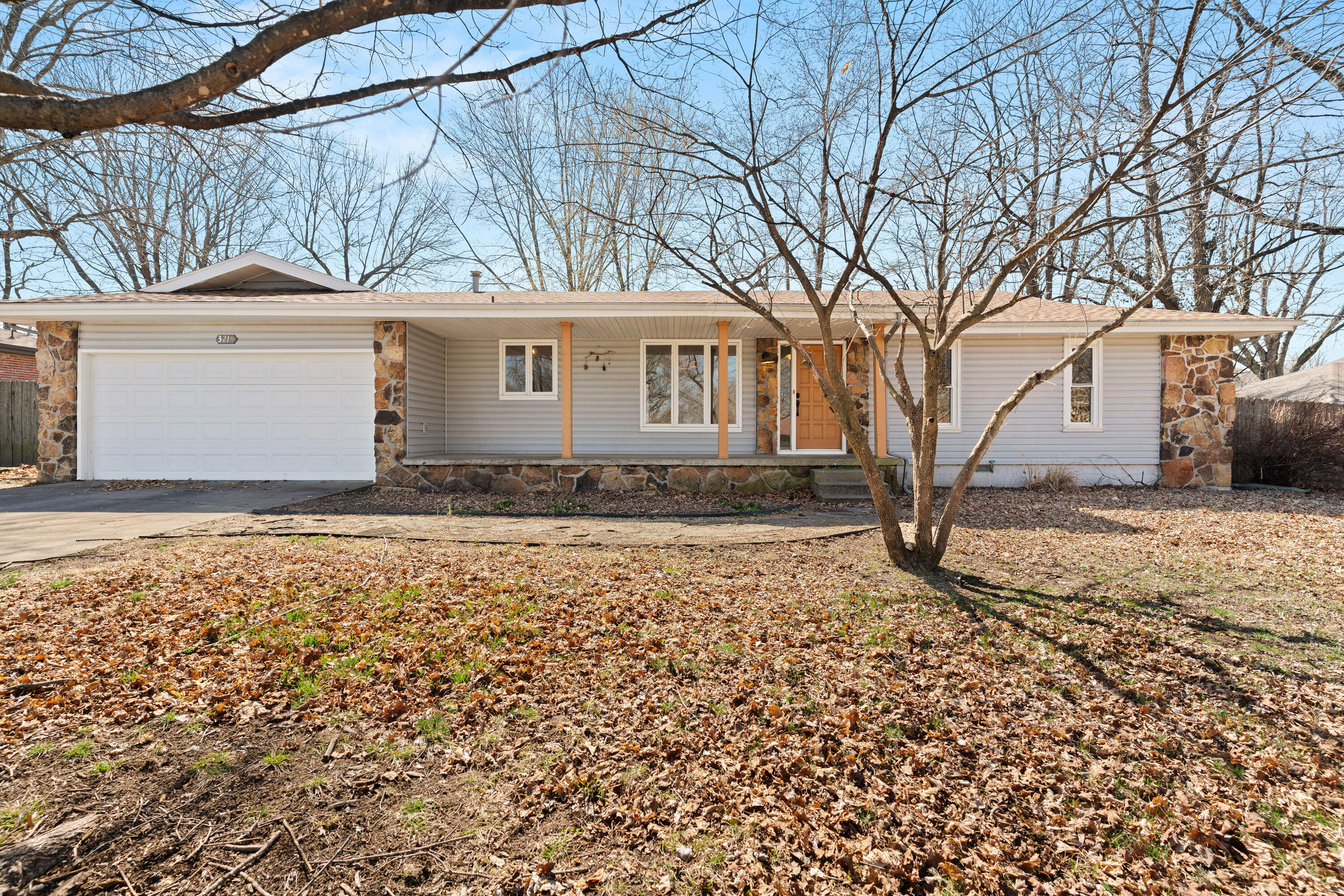 3218 West Aaron Drive Property Photo